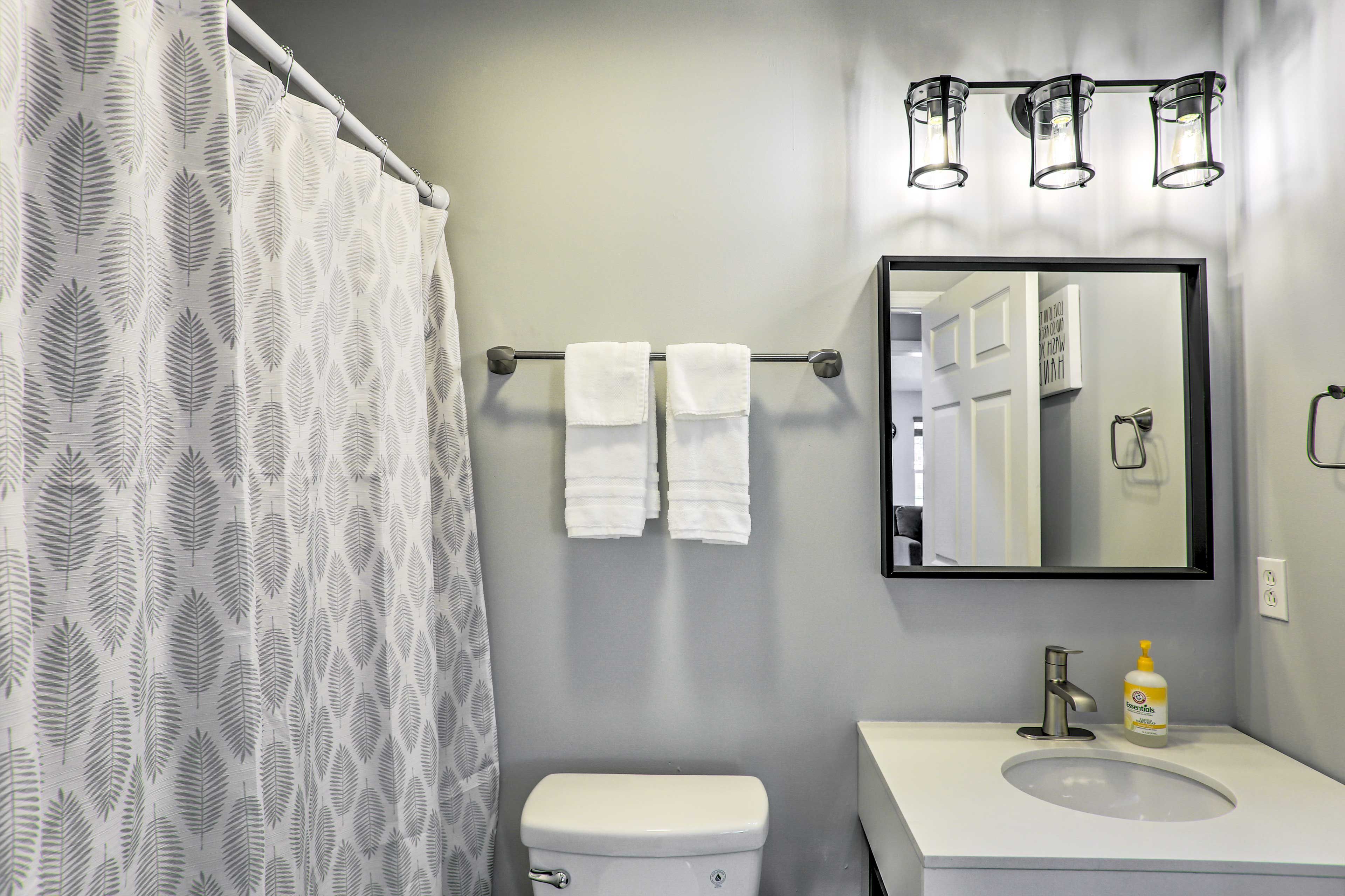 Full Bath | Complimentary Toiletries
