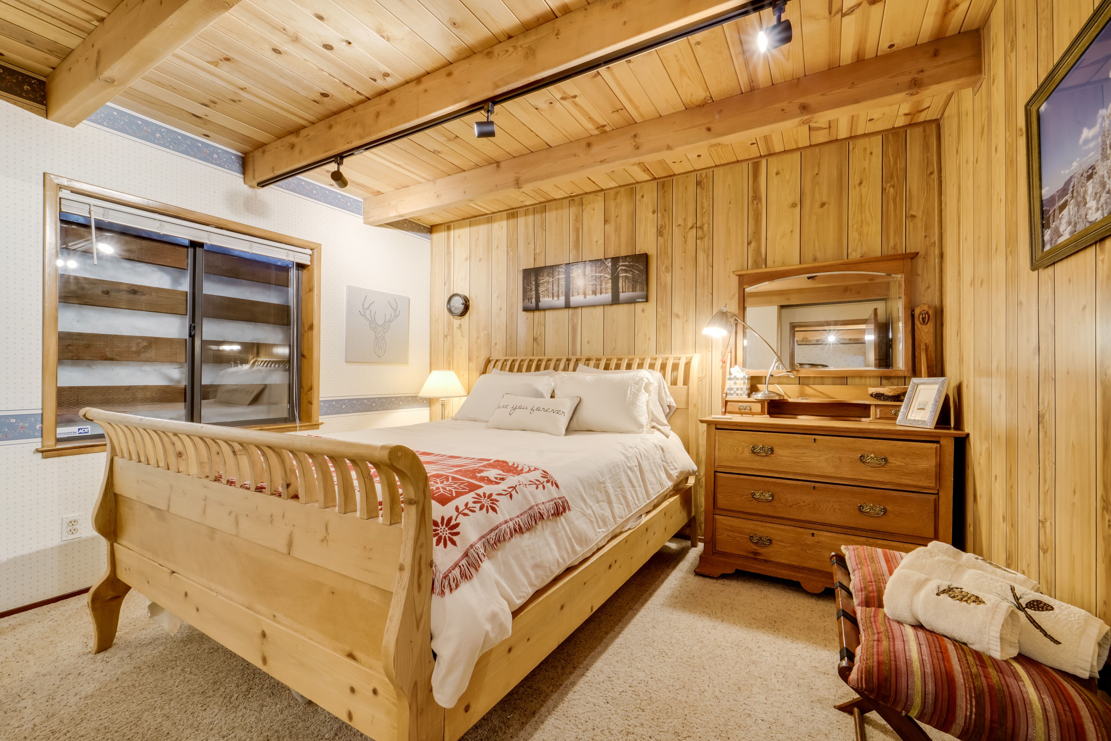 Bedroom 1 | Queen Bed | Linens Provided
