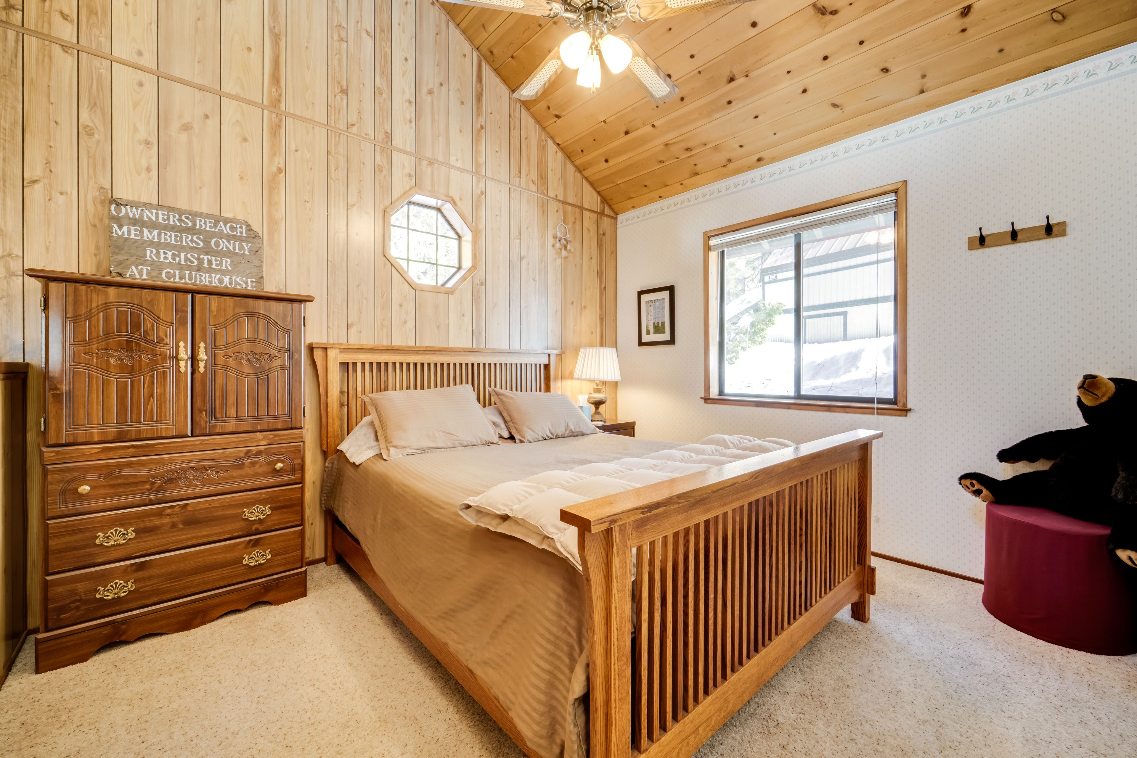 Bedroom 2 | Queen Bed