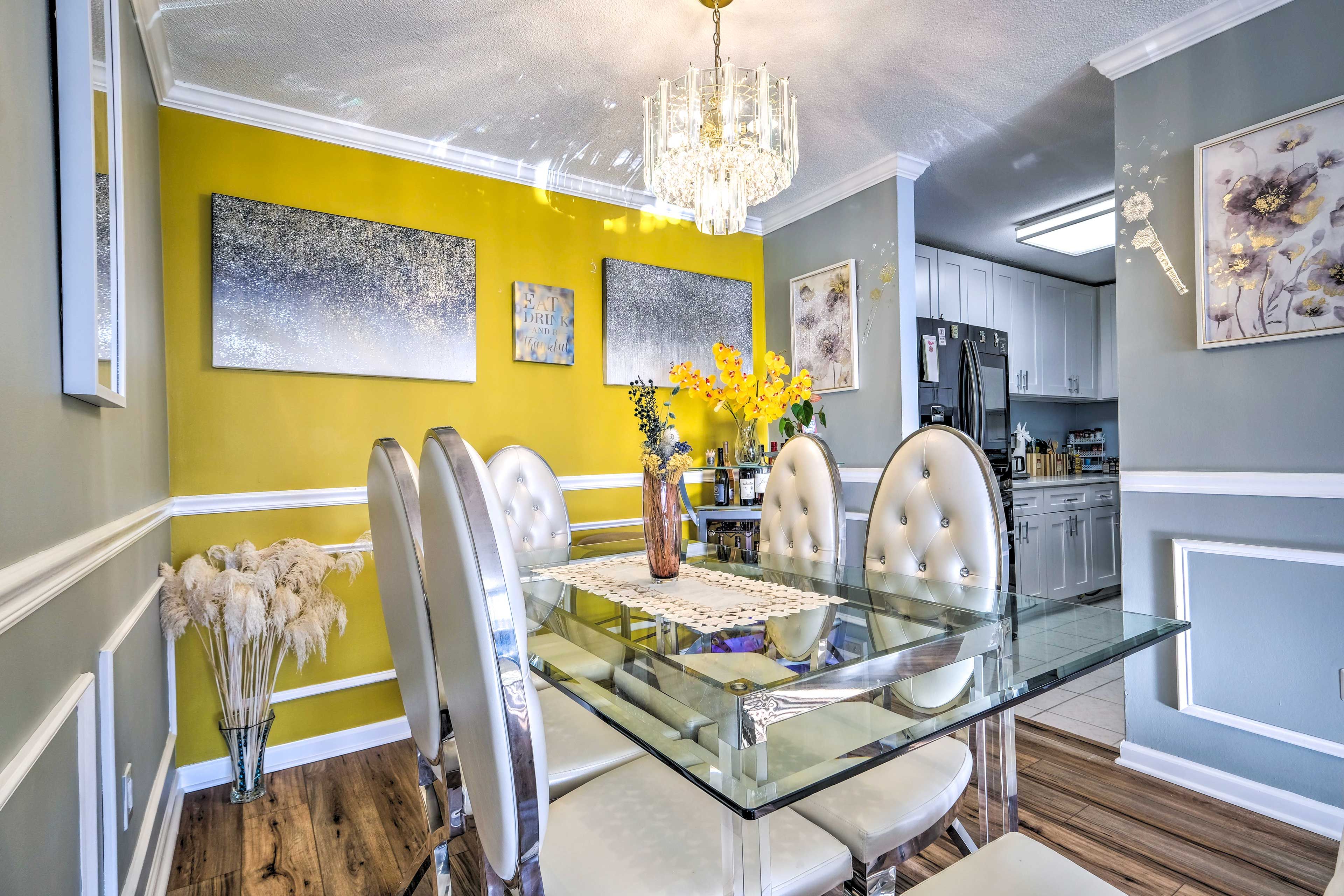 Dining Room | Dishware/Flatware Provided