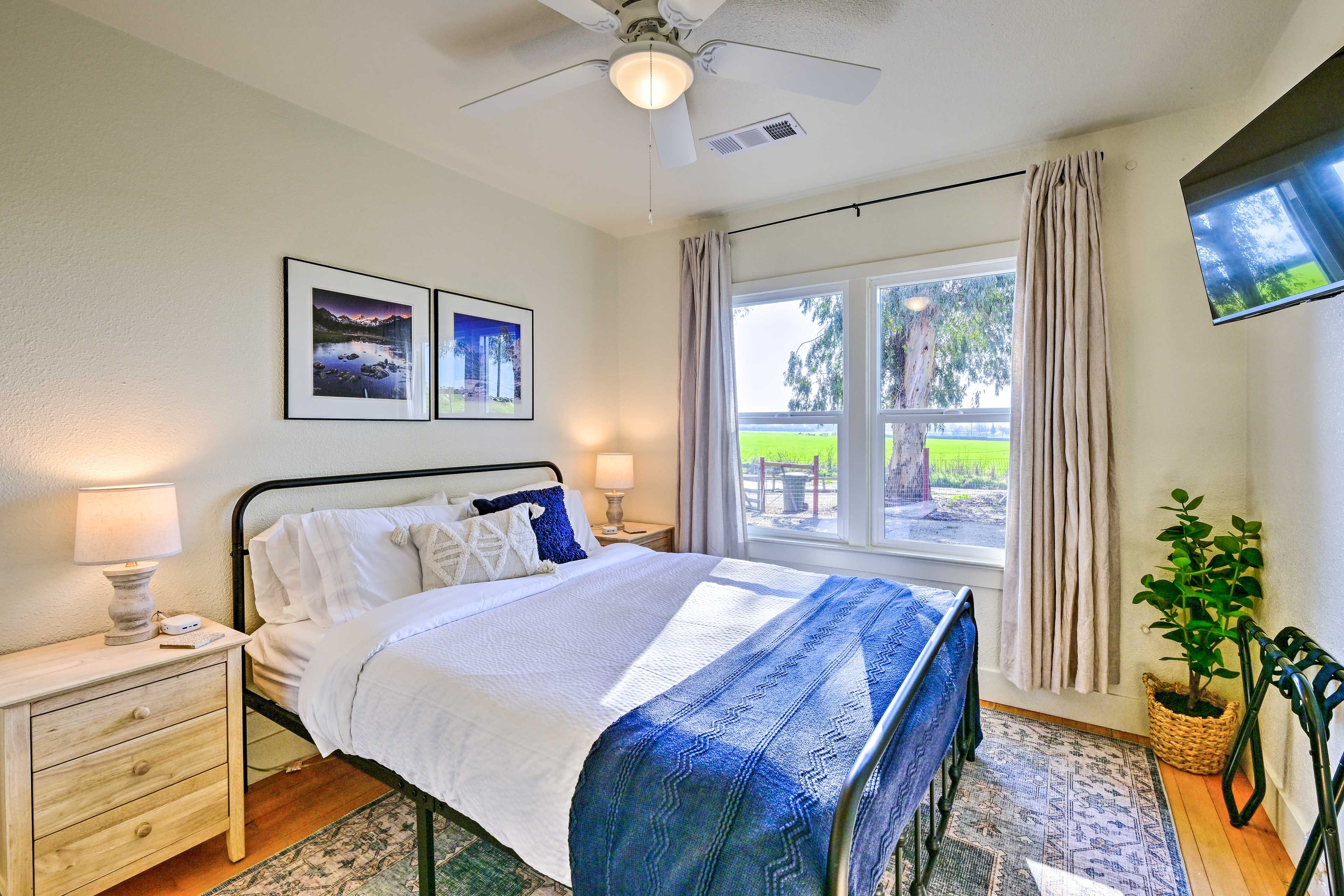 Bedroom 2 | Main Level | Queen Bed