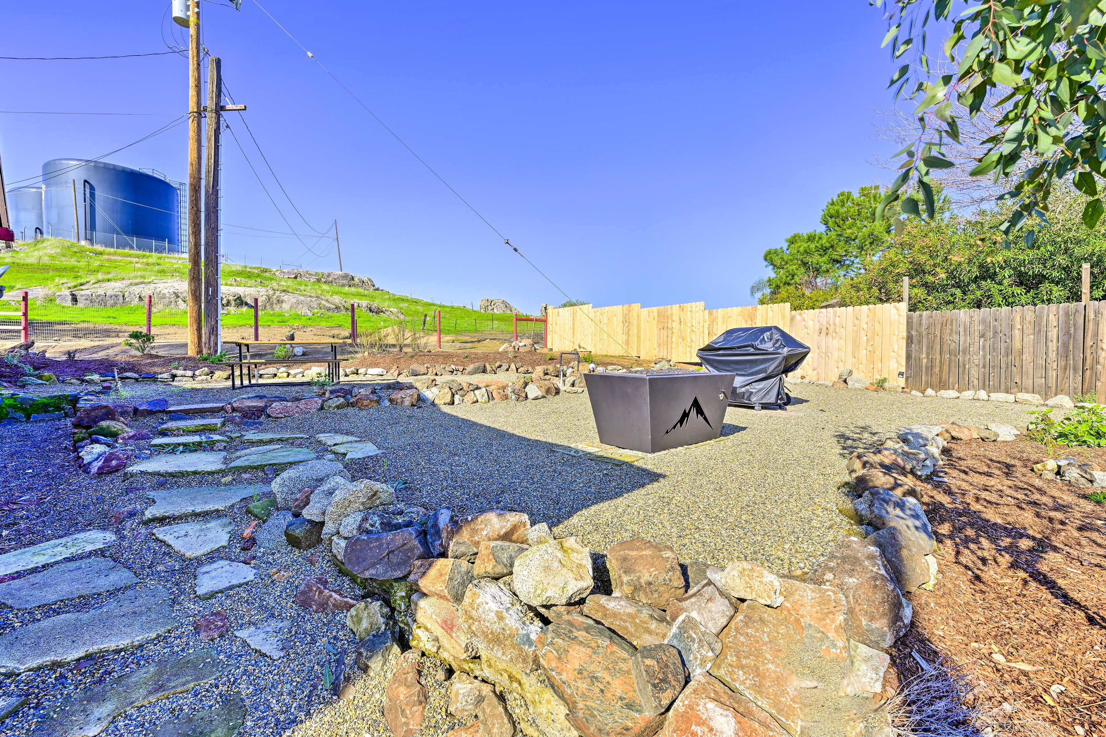 Outdoor Space | Picnic Table
