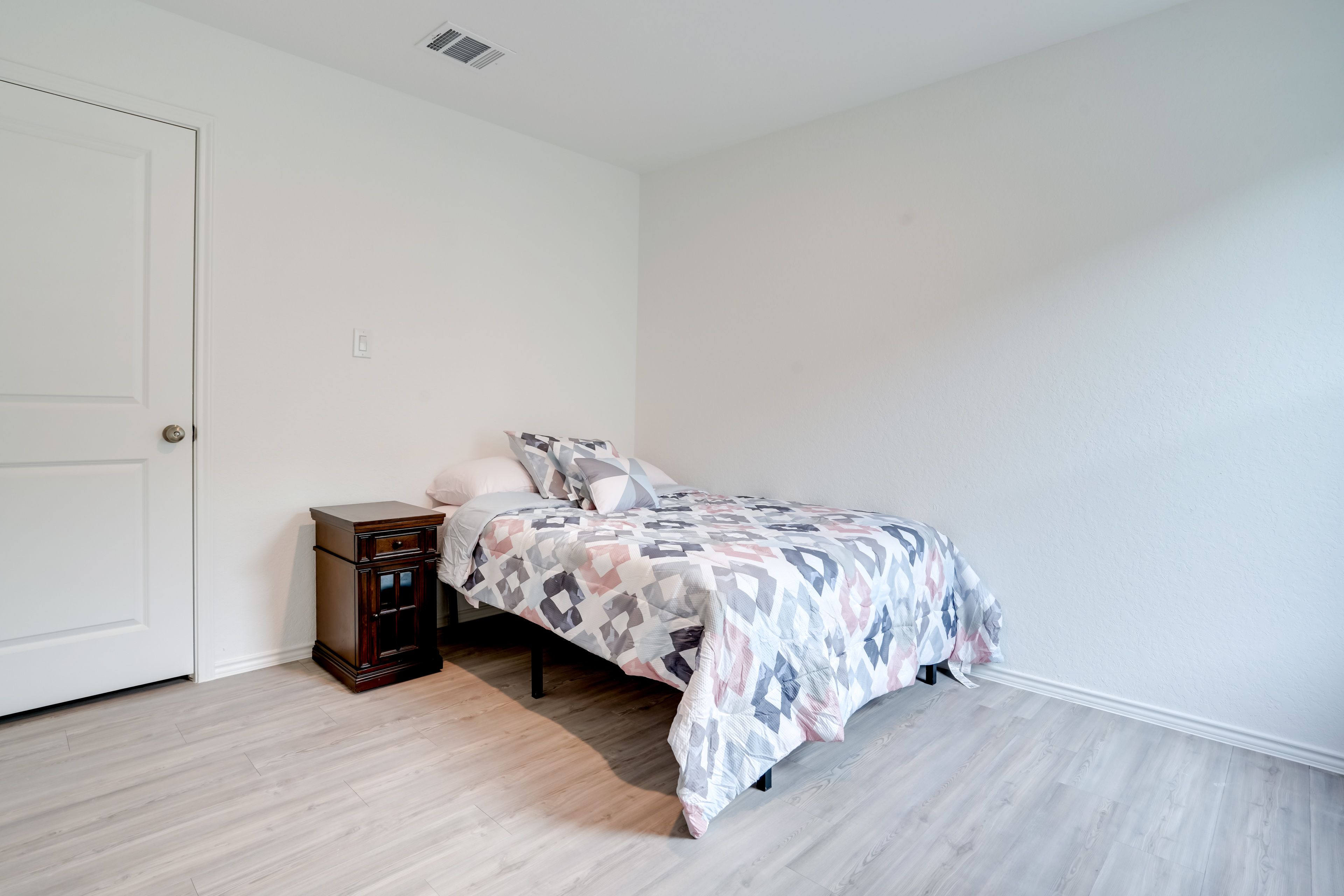 Bedroom 3 | Full Bed | Closet