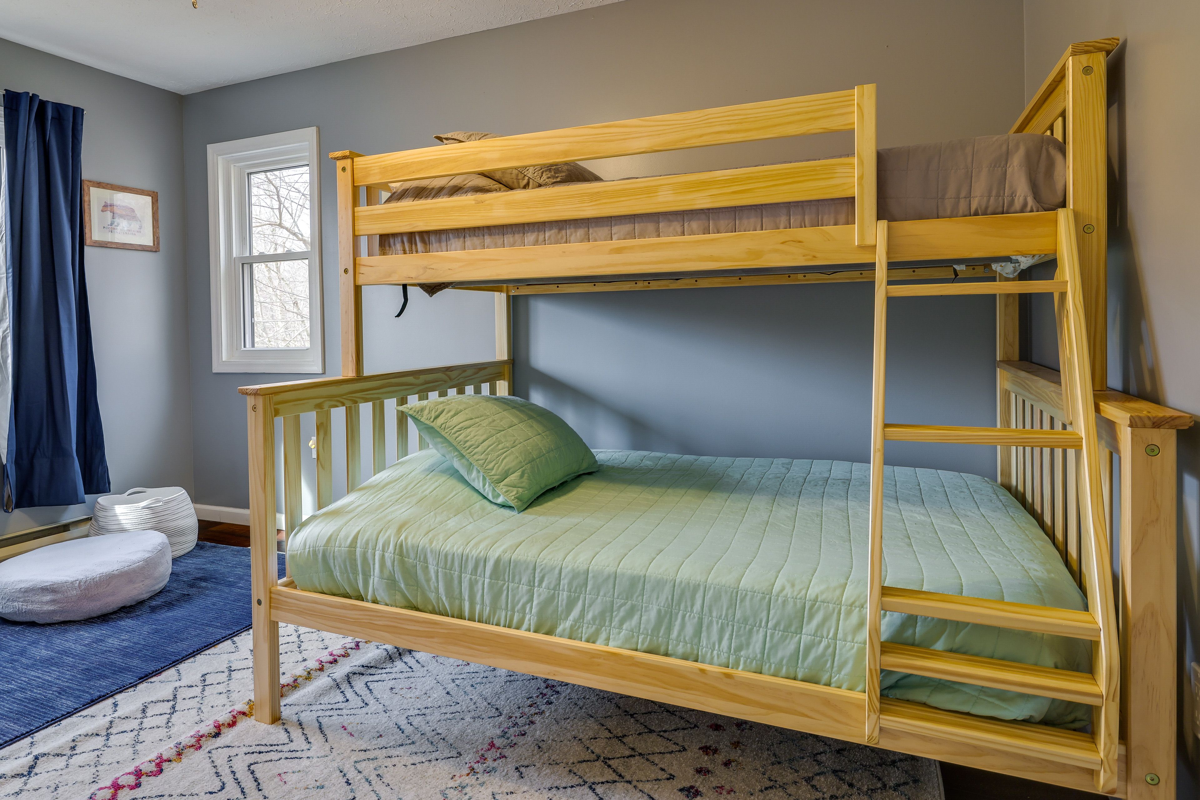 Bedroom 3 | Twin/Full Bunk Bed