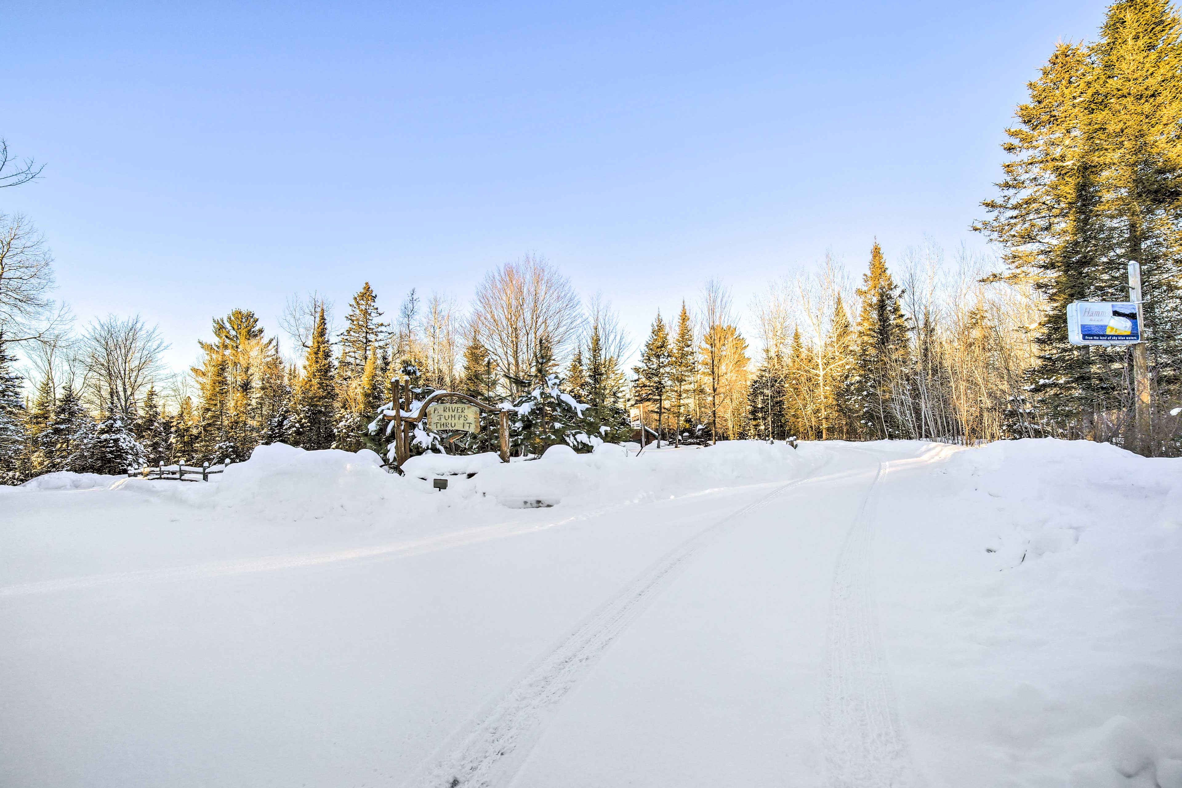 Parking | Driveway (6 Vehicles) | No Garage Access