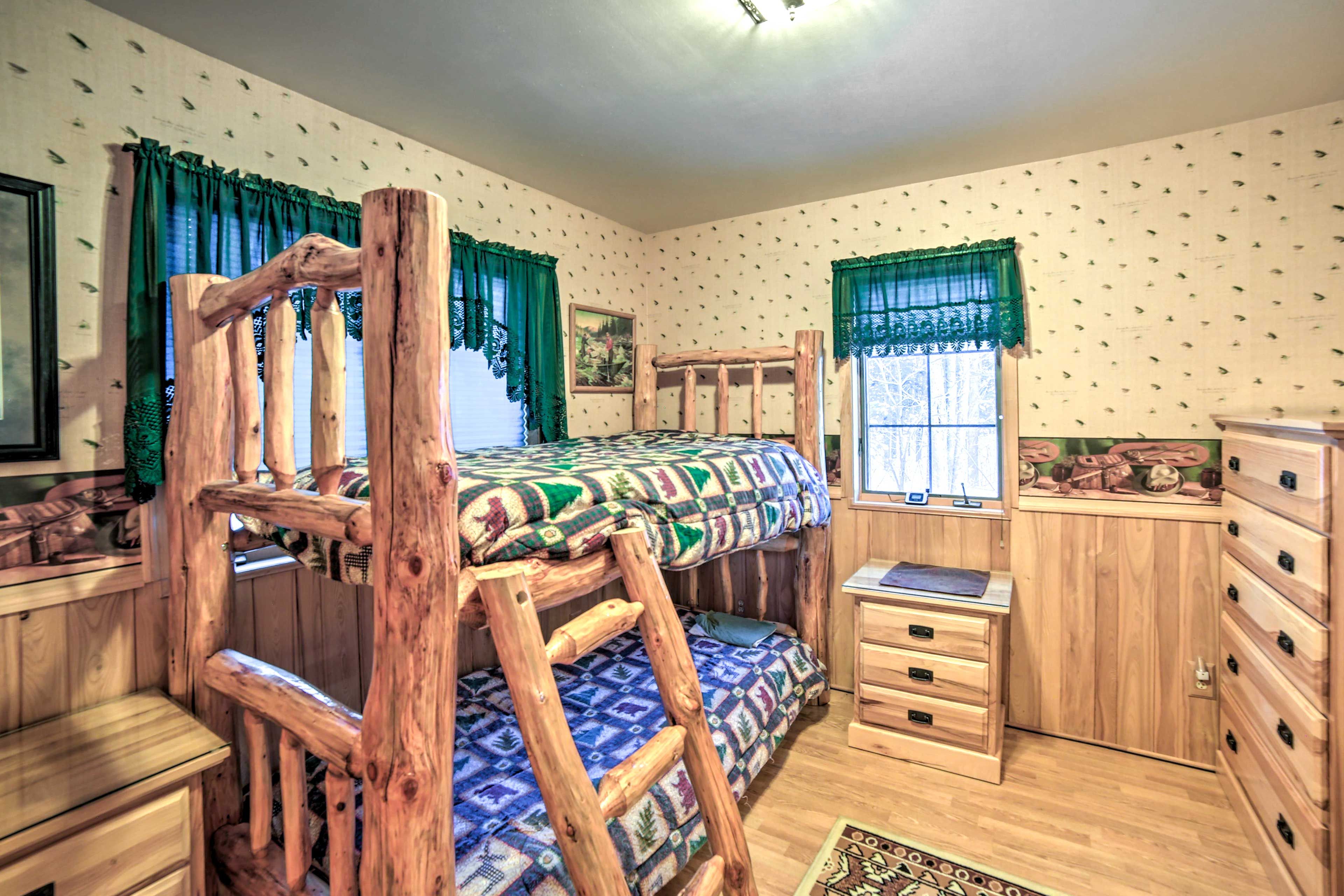 Bedroom | Main Level | Twin Bunk Bed | Linens Provided