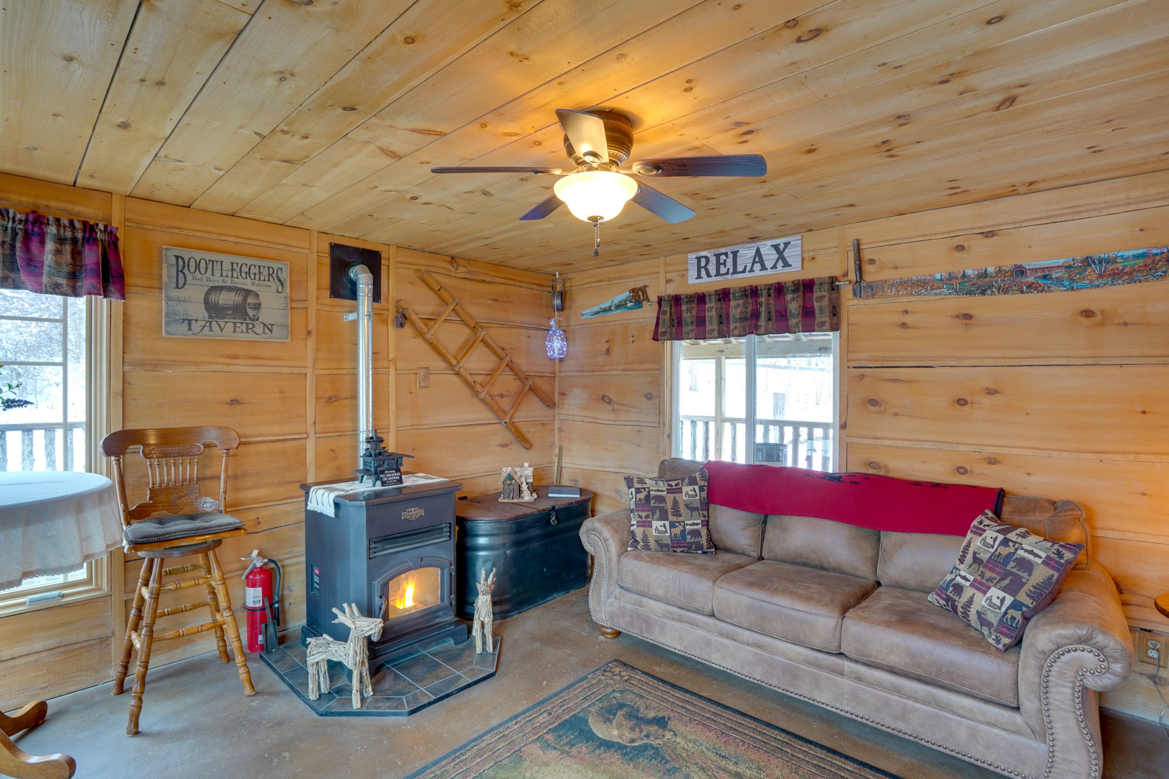 Living Room | Pellet Stove | Free WiFi | No Cell Service