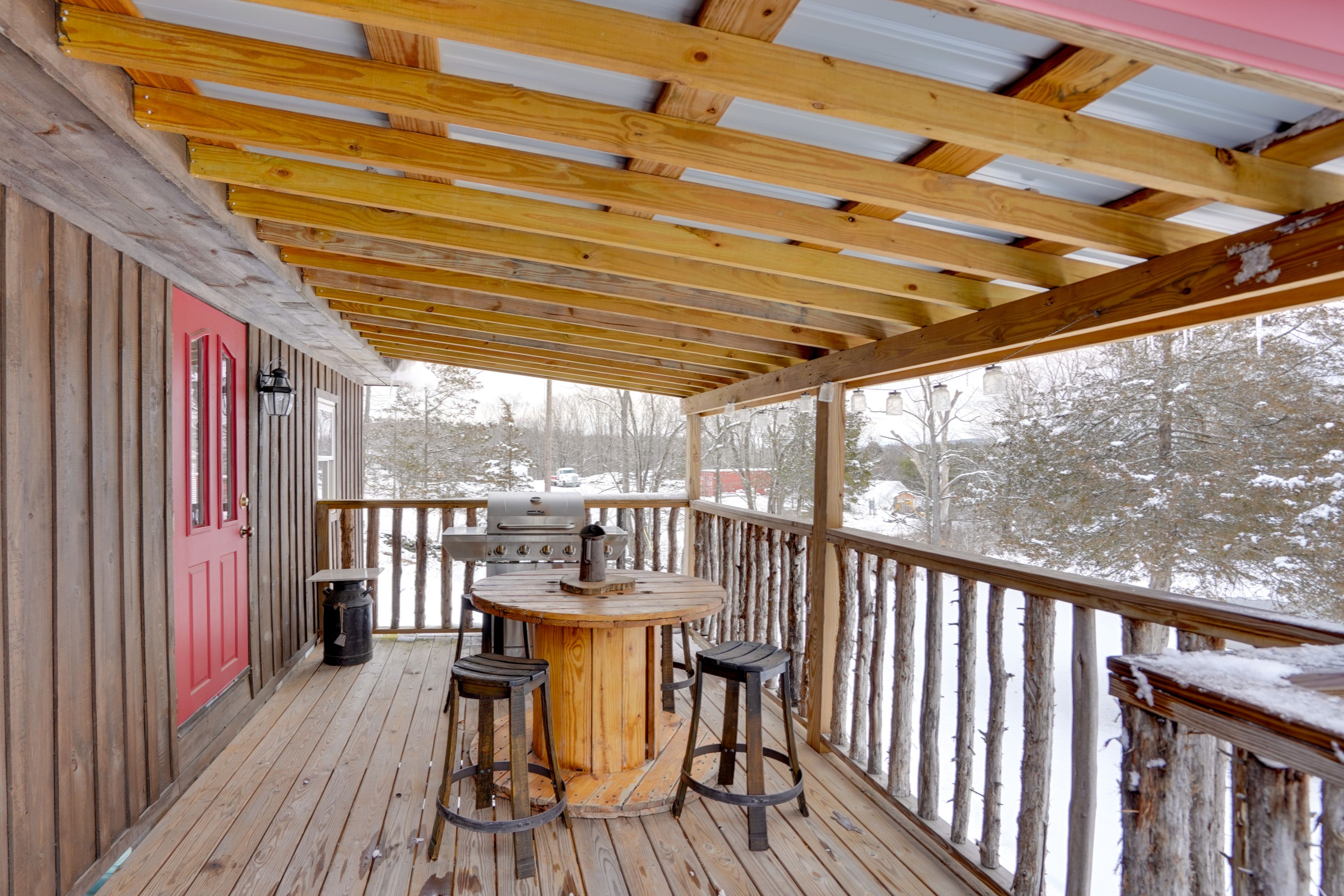 Wraparound Deck | Gas Grill