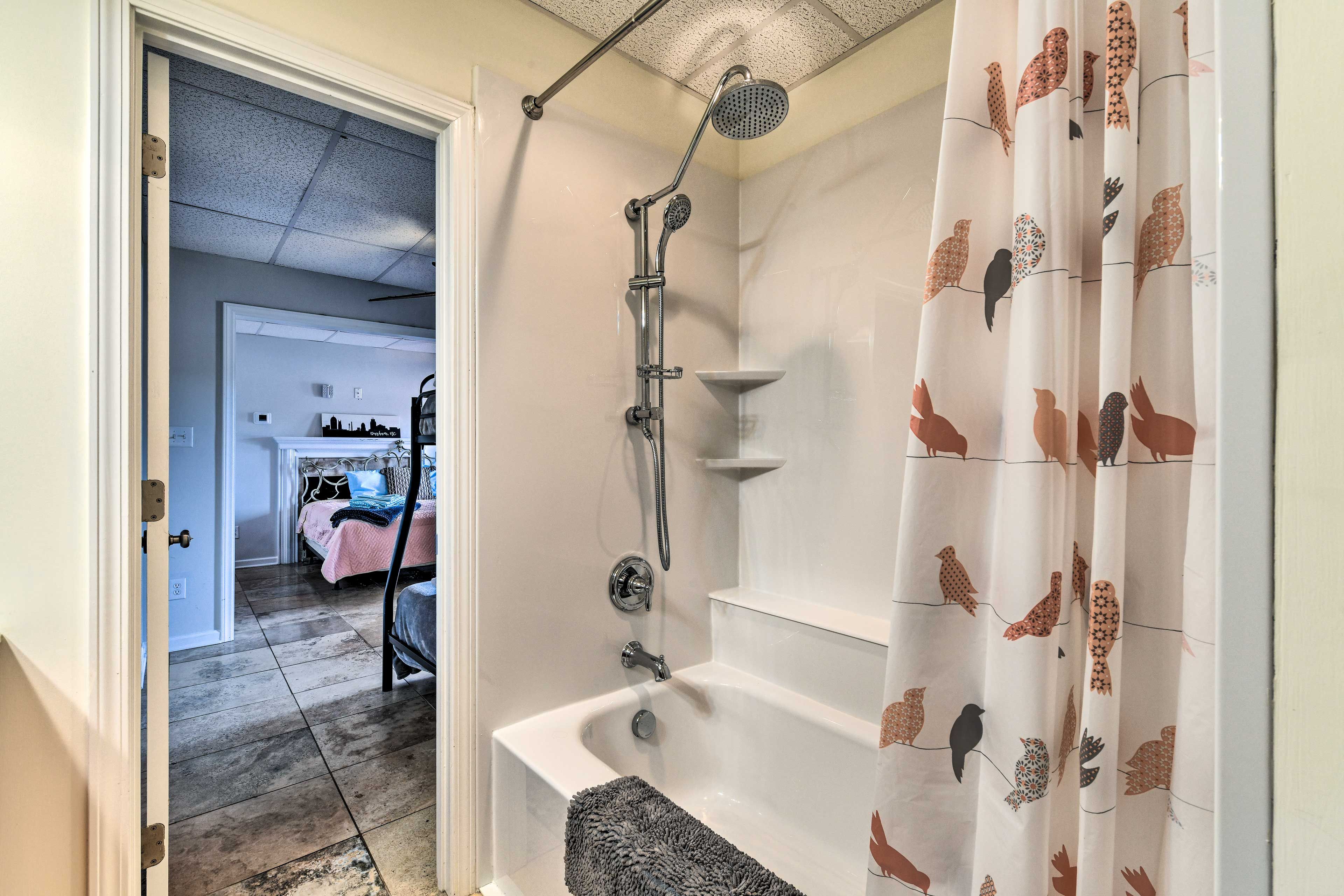 En-Suite Bathroom | Access Via Bedroom 1 | Towels Provided