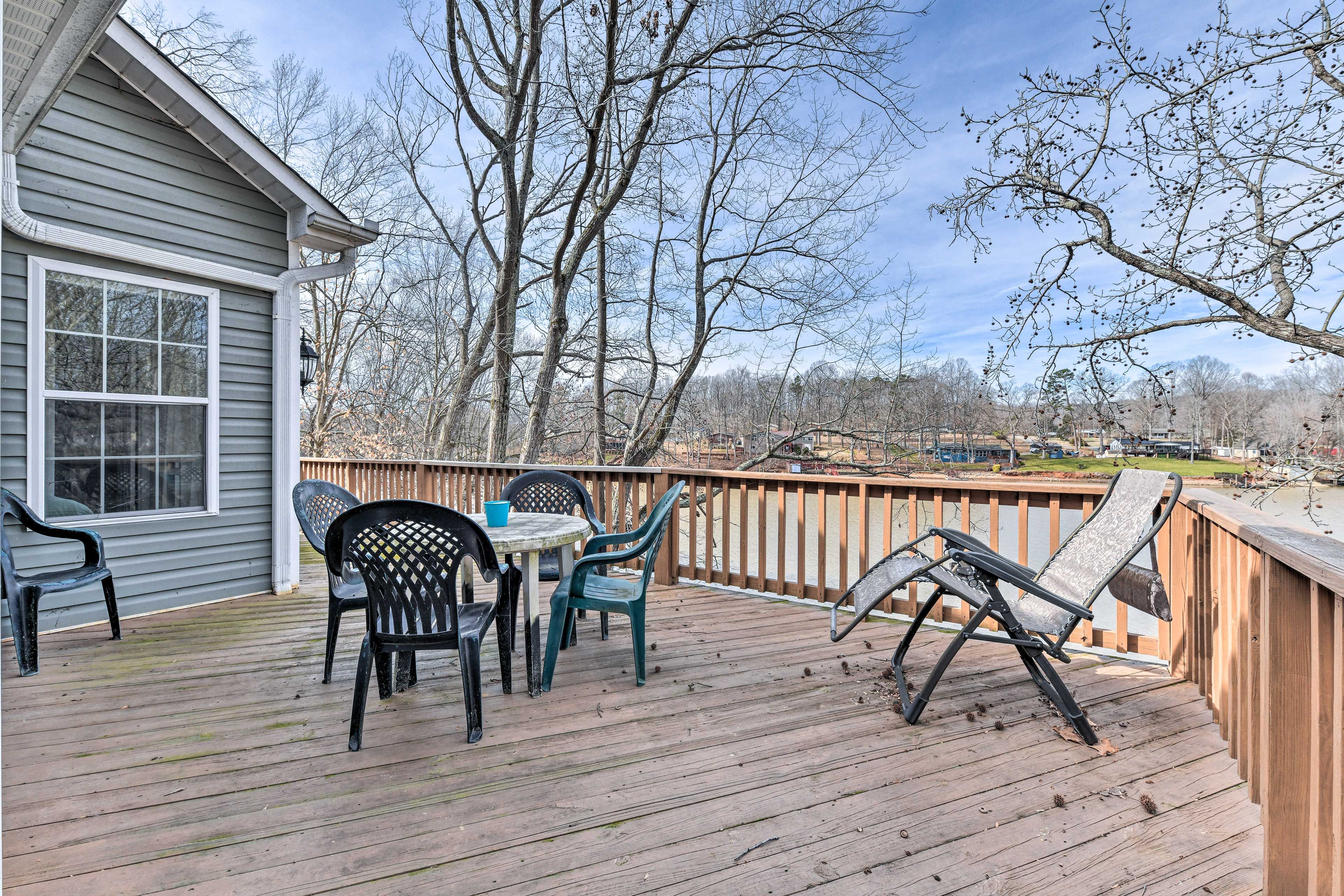 2nd-Floor Deck