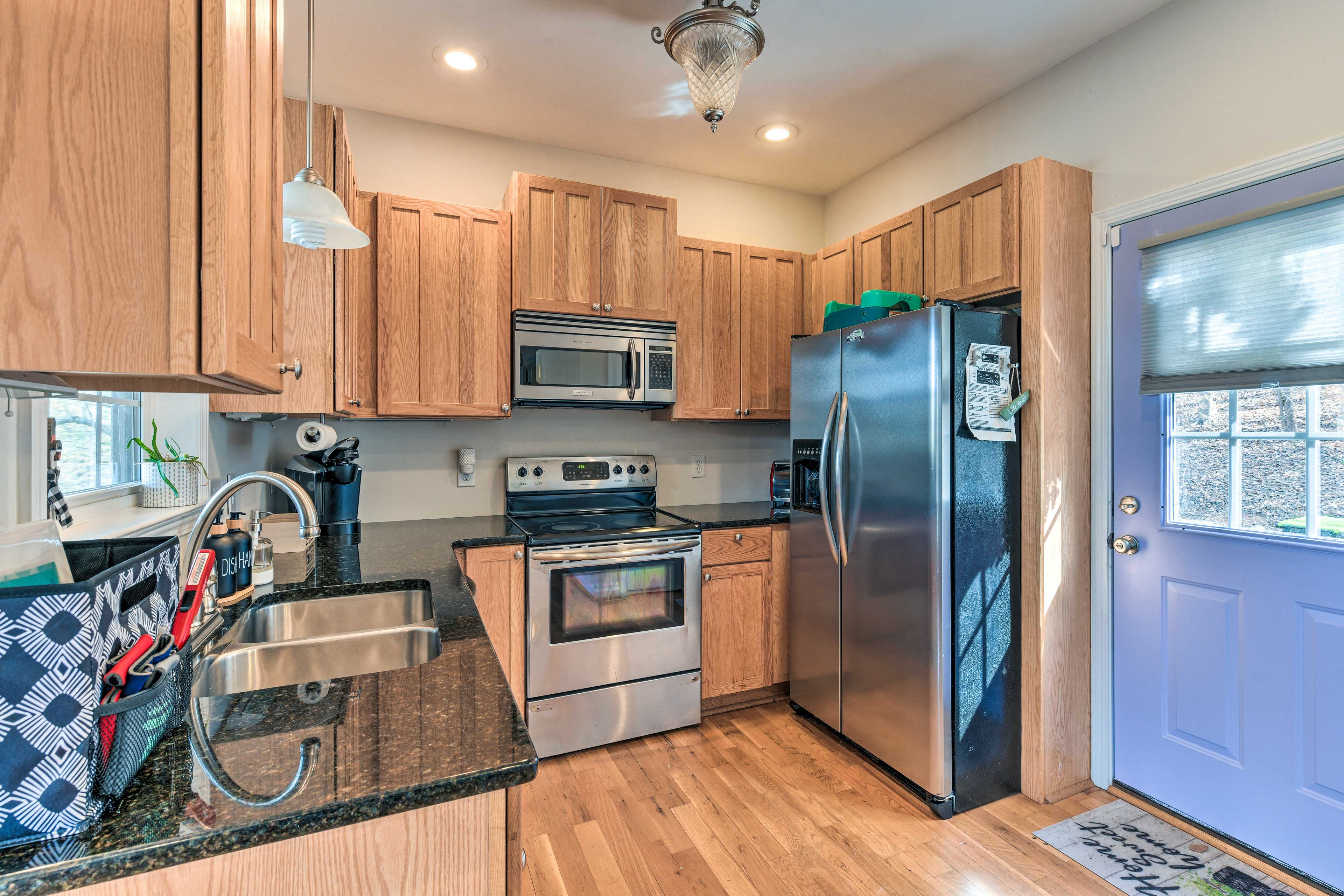 Kitchen | 1st Floor | Ice Maker | Dishware & Flatware | Cooking Basics