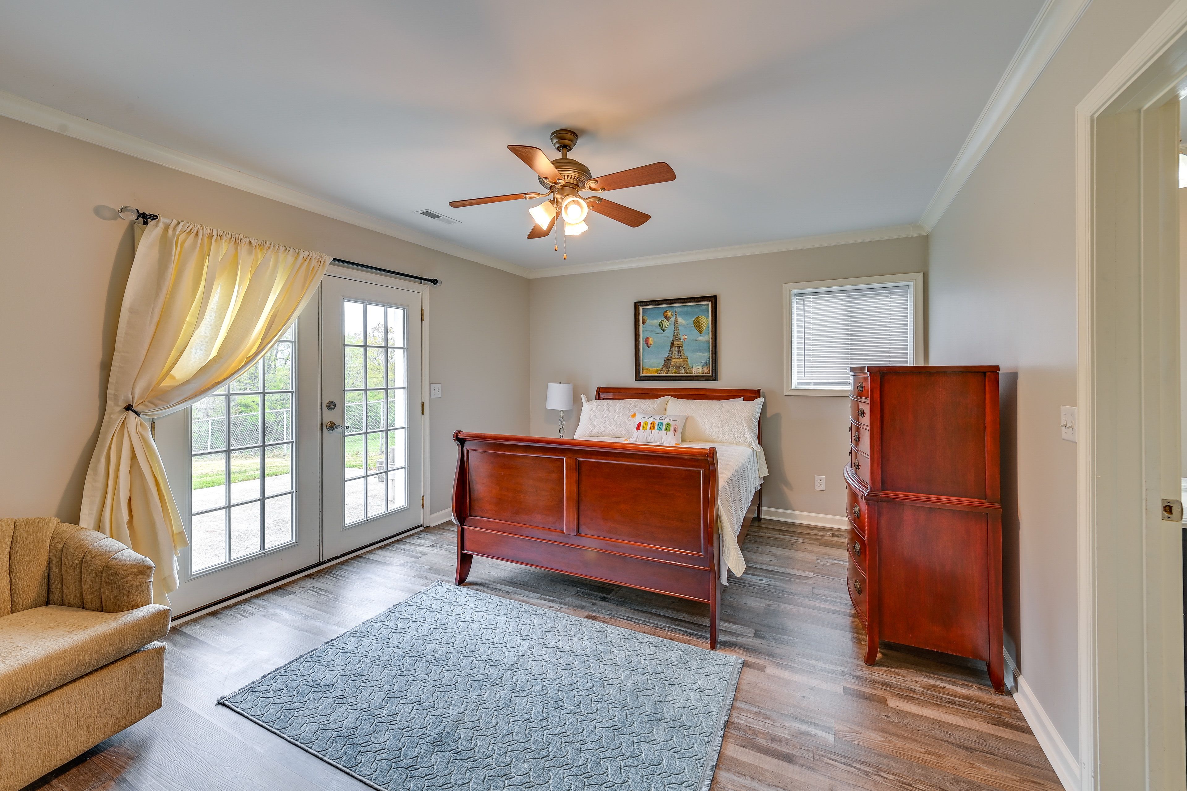 Bedroom 1 | Queen Bed