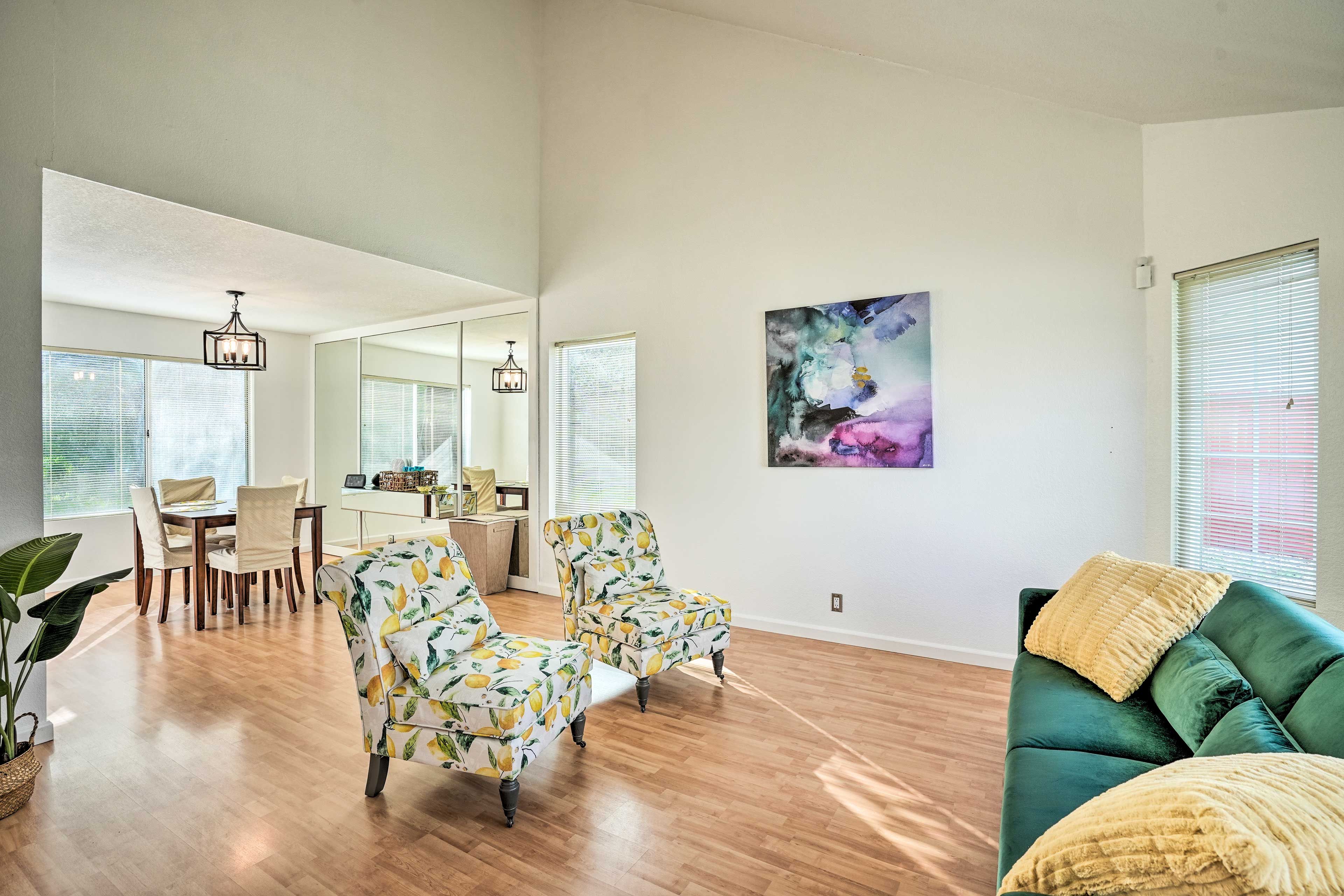 Sitting Room | Twin Sleeper Sofa | 1st Floor | Free WiFi
