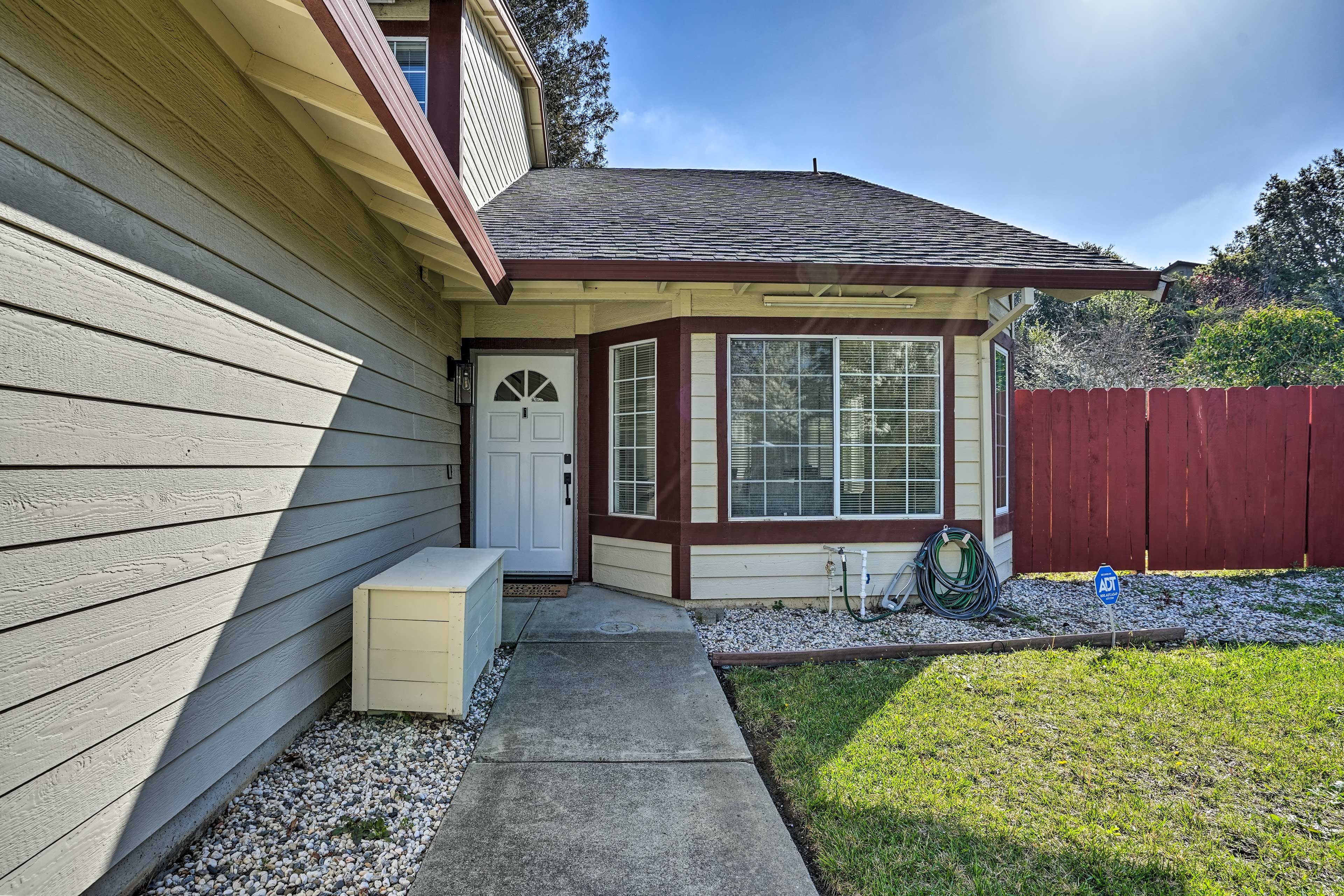 Front Entry | Keyless Entry | 5 External Security Cameras (Facing Out)