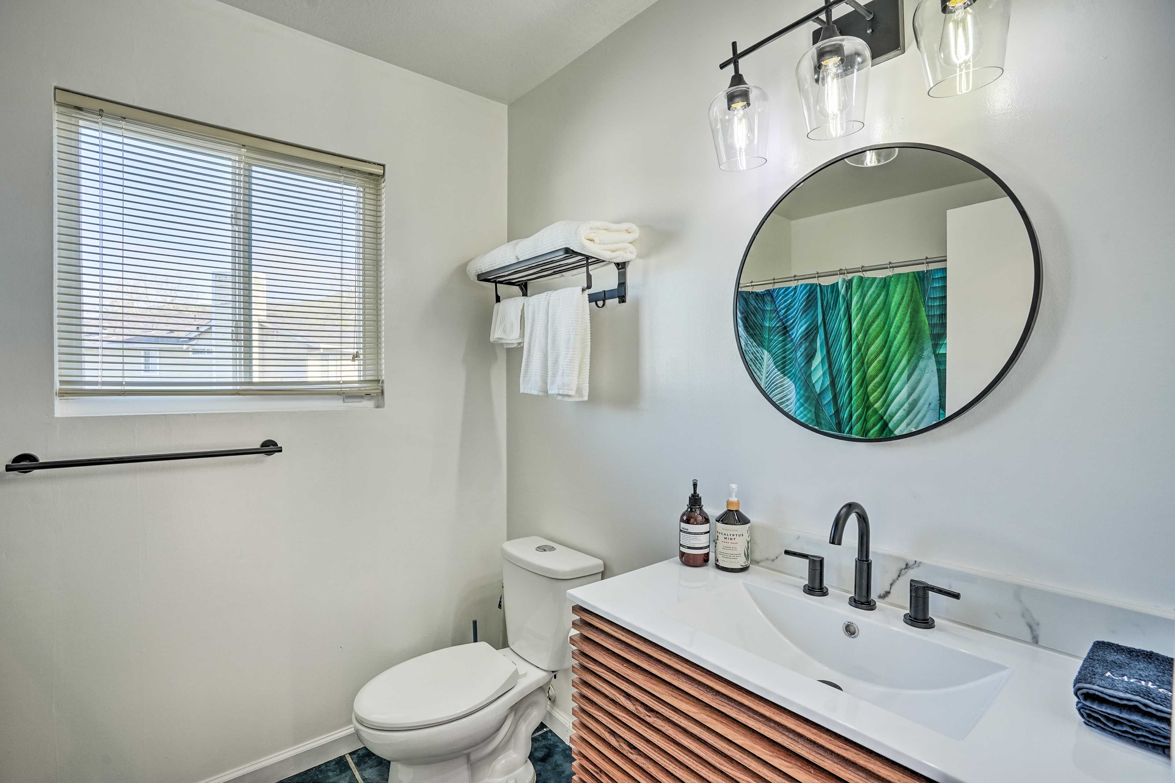 Full Bathroom | 2nd Floor | Hair Dryer