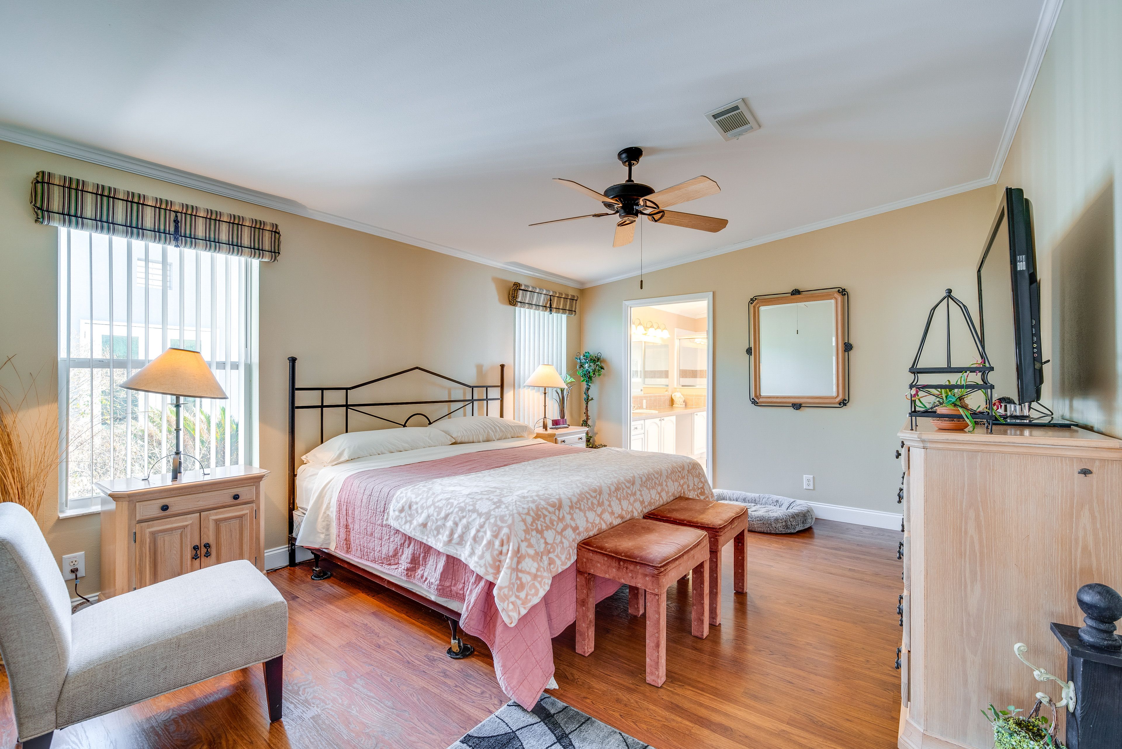 Bedroom 1 | King Bed | Linens Provided | Smart TV
