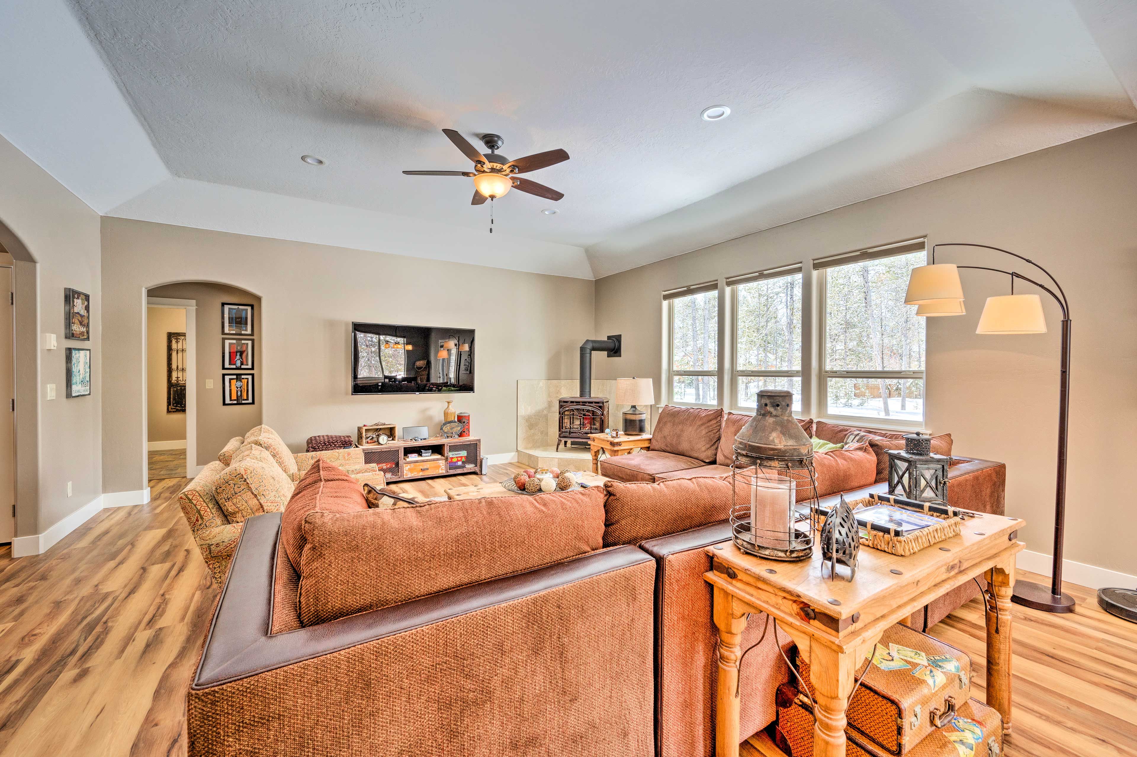 Donnelly Vacation Rental | 3BR | 2BA | 1,700 Sq Ft | 2 Exterior Stairs
