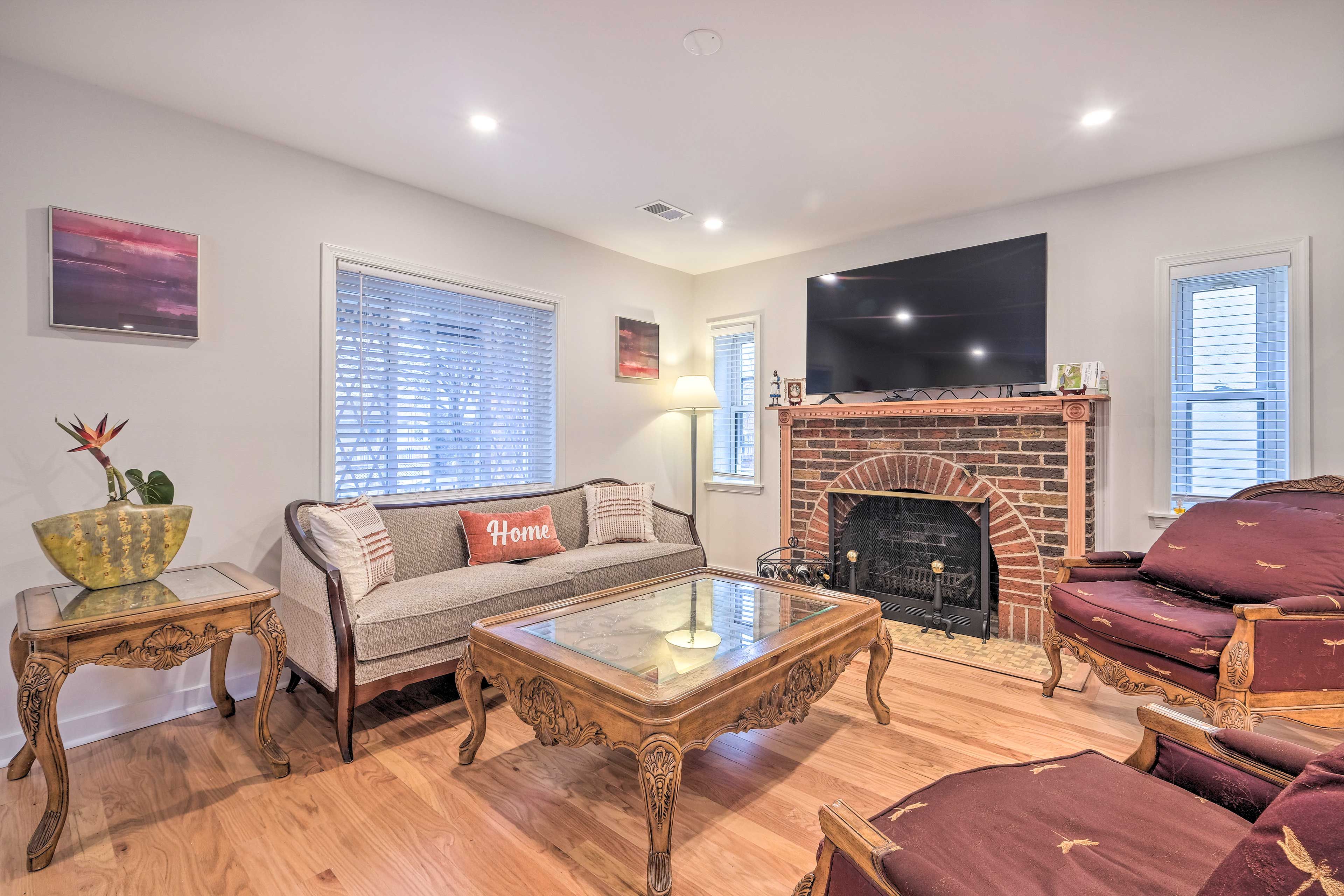 Living Room | Access Only By Stairs | 800 Sq Ft