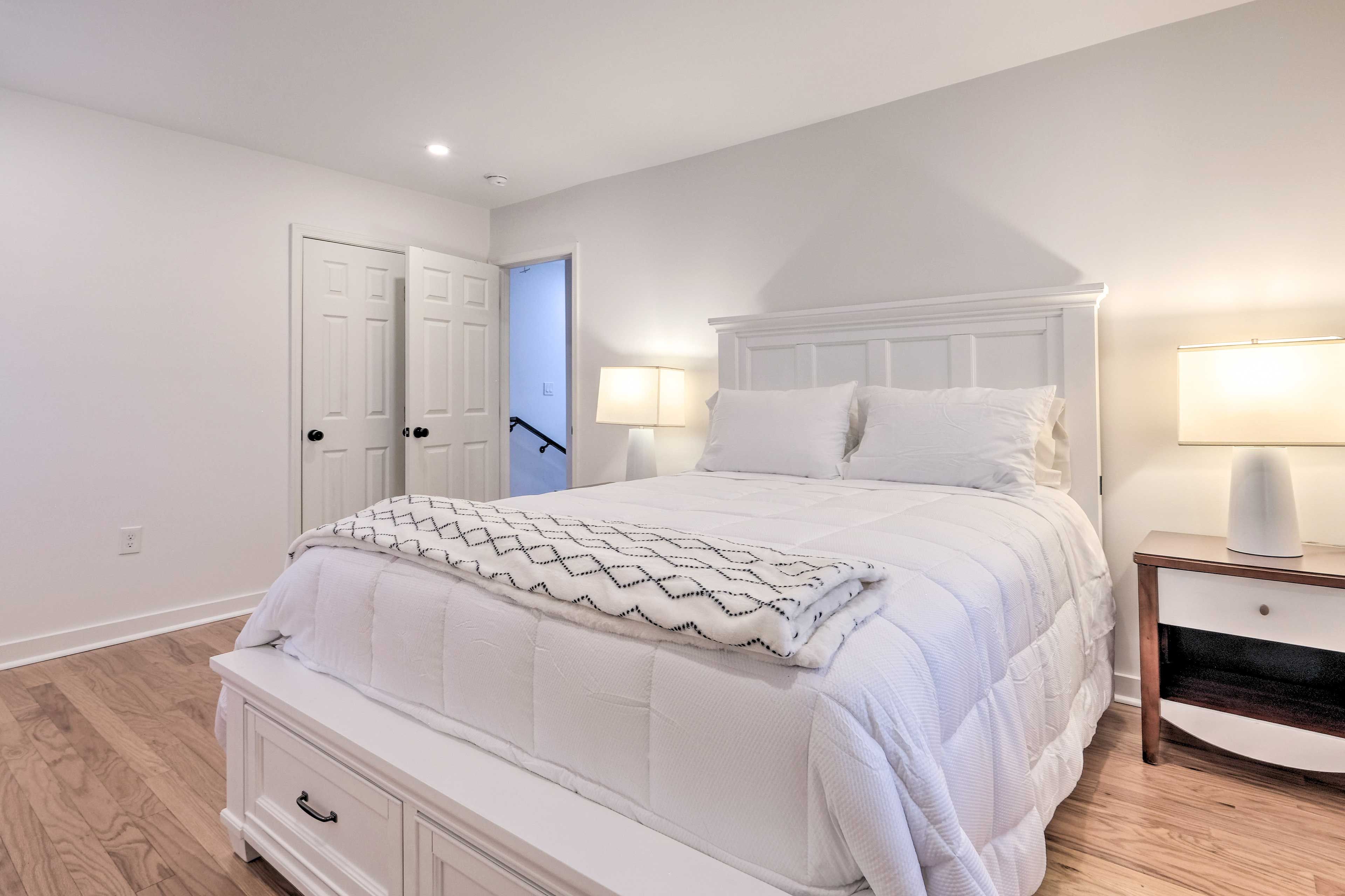 Bedroom 2 | Queen Bed