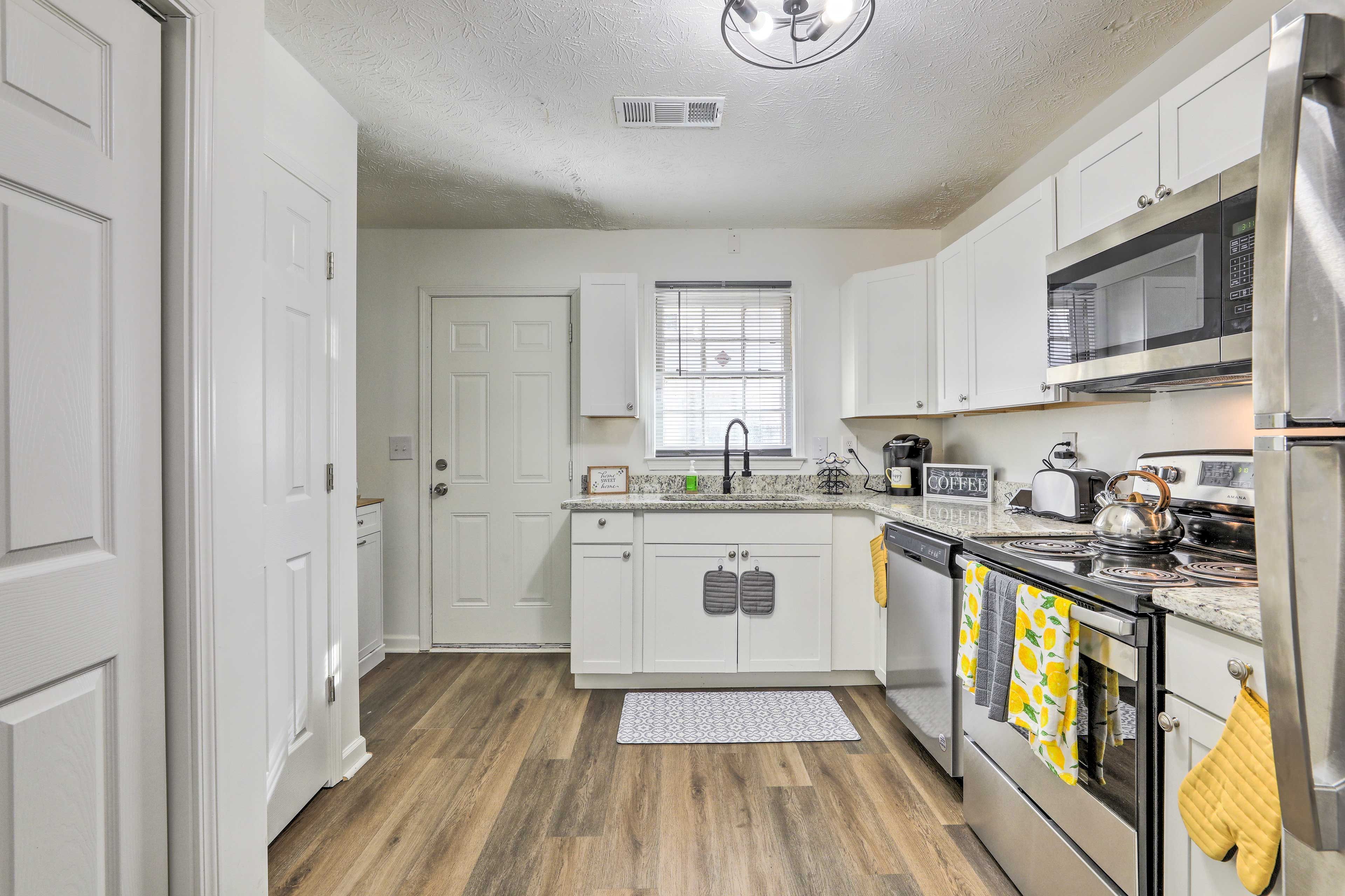 Kitchen | Cooking Basics | Coffee Maker | Teapot | Microwave | Toaster | Spices