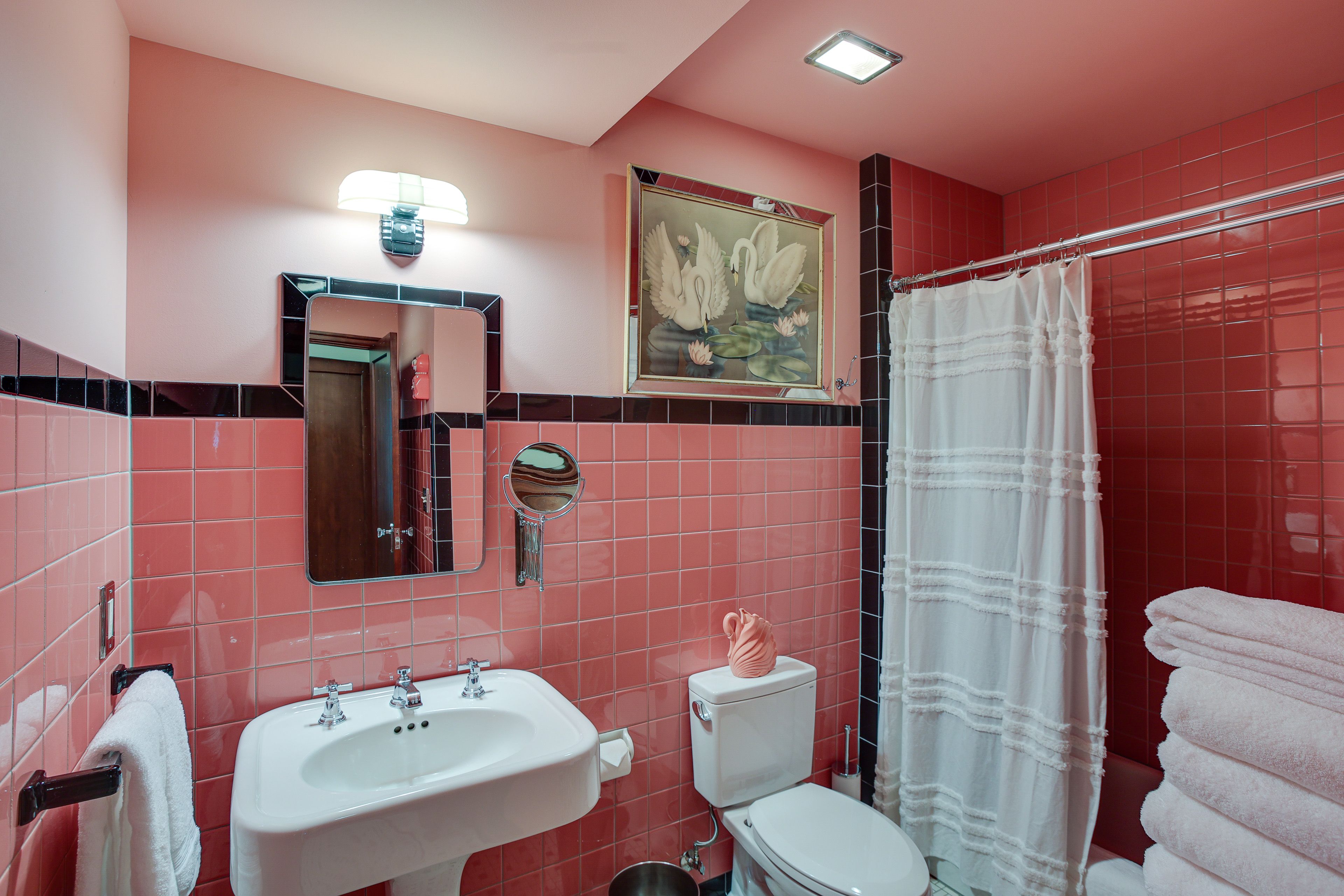 Full Bathroom | Main Level