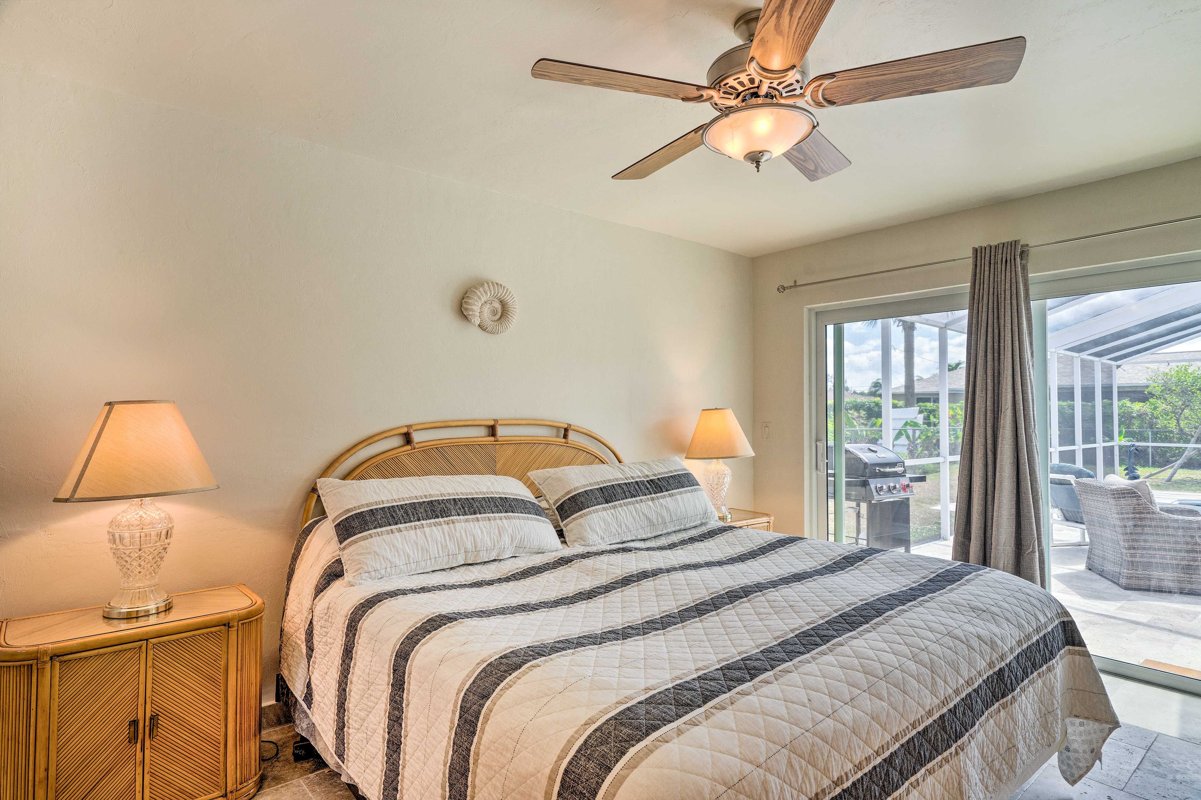 Bedroom Suite | King Bed | Flat-Screen TV | En-Suite Bathroom