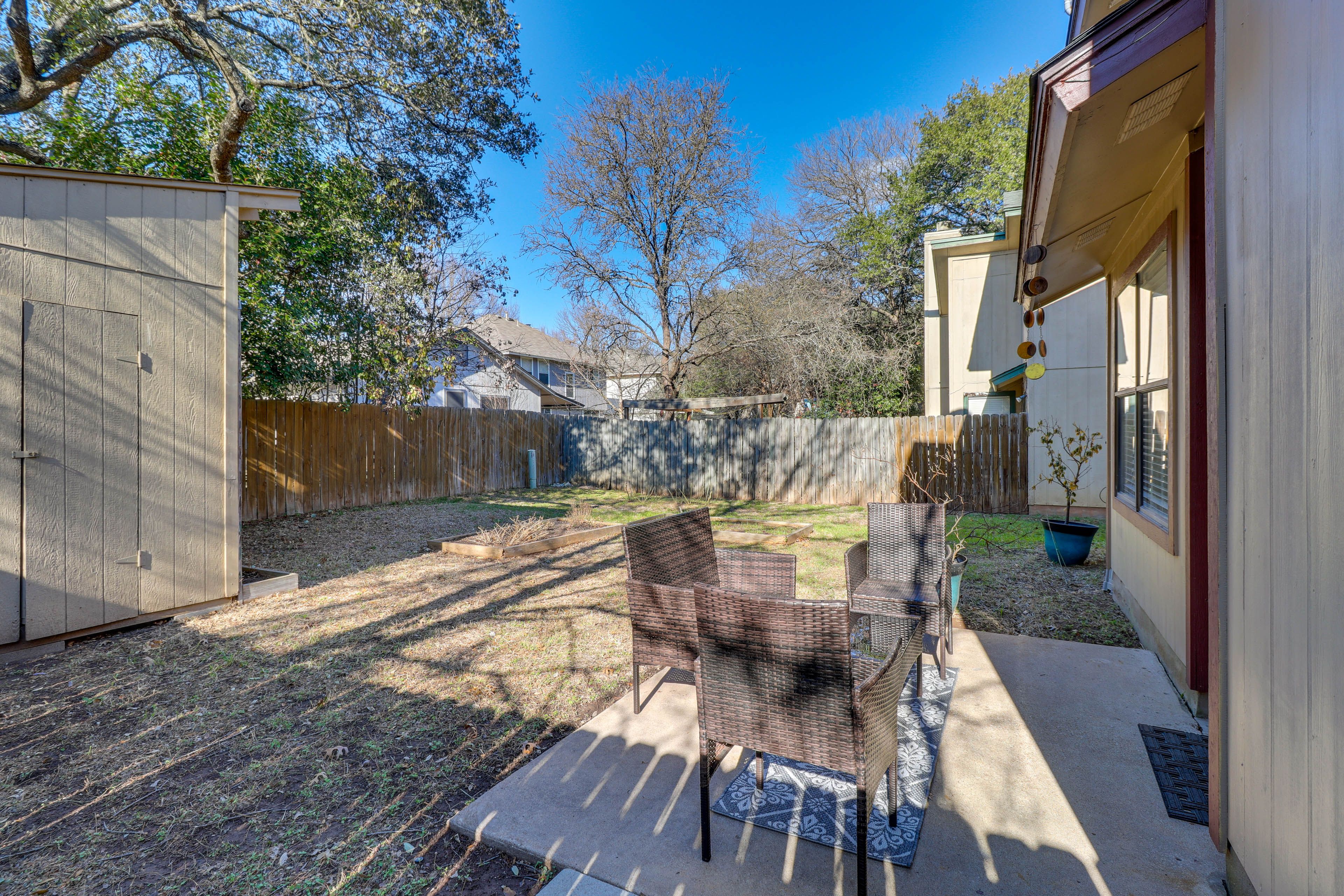 Fenced Yard | Patio Furniture