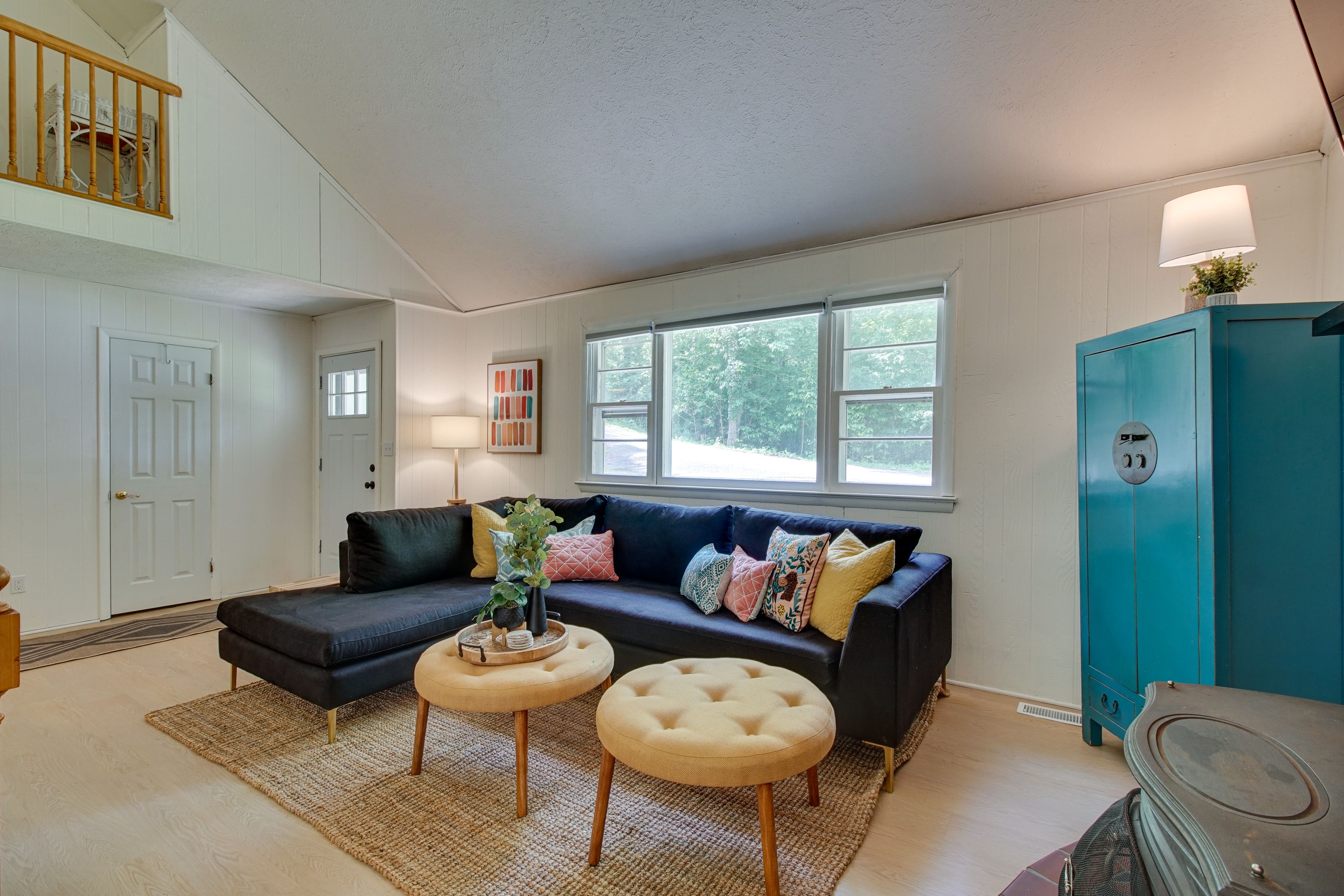 Living Room | Free WiFi | Smart TV | Central A/C