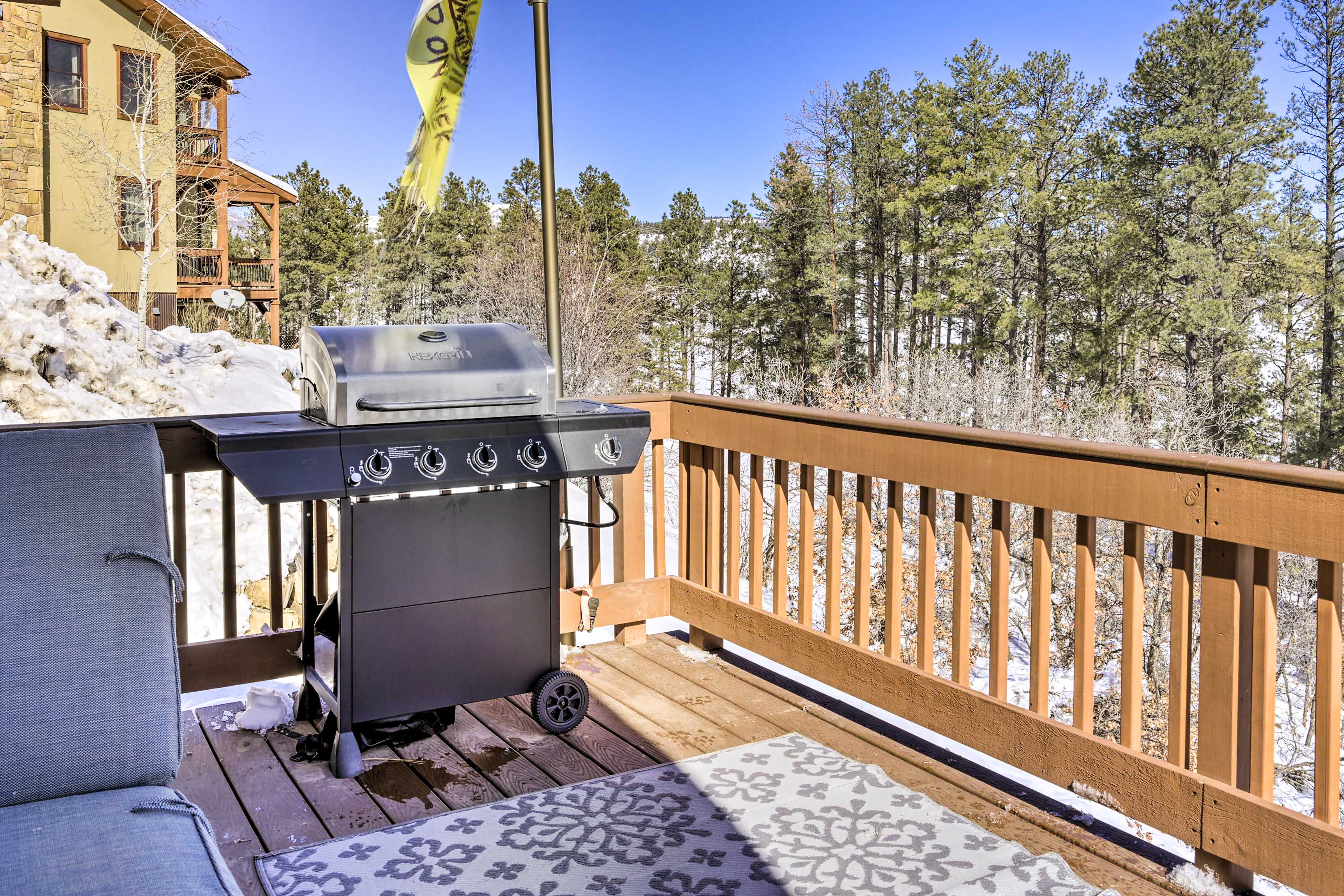 Deck | Gas Grill | Dining Area
