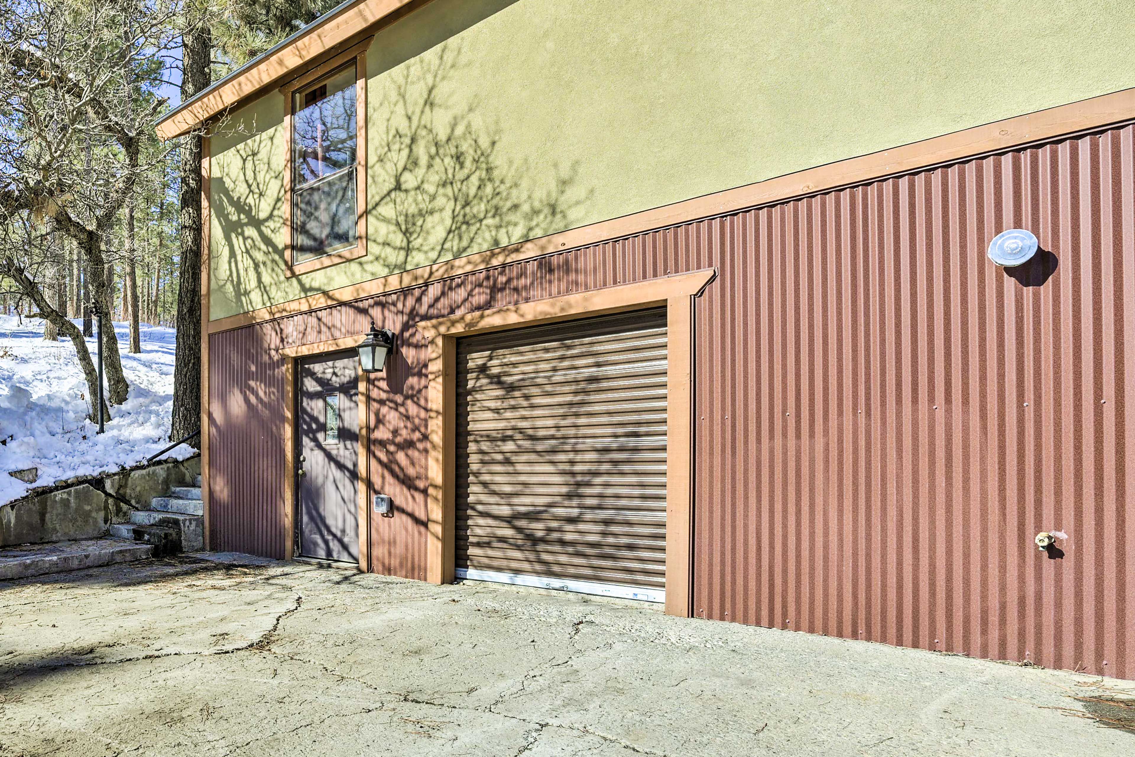 Parking | Gravel Driveway (2 Vehicles)
