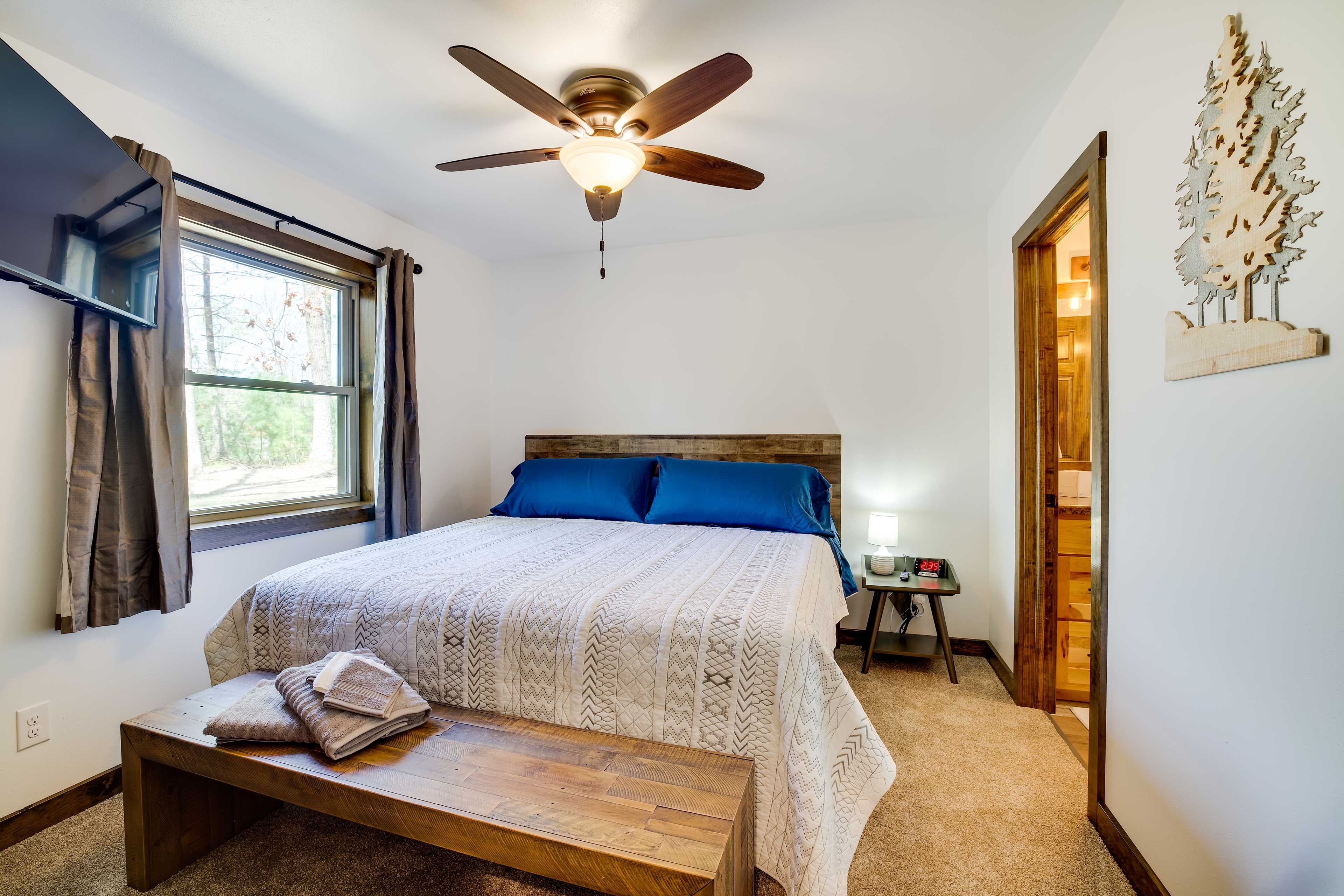 Bedroom 1 | King Bed | Linens Provided
