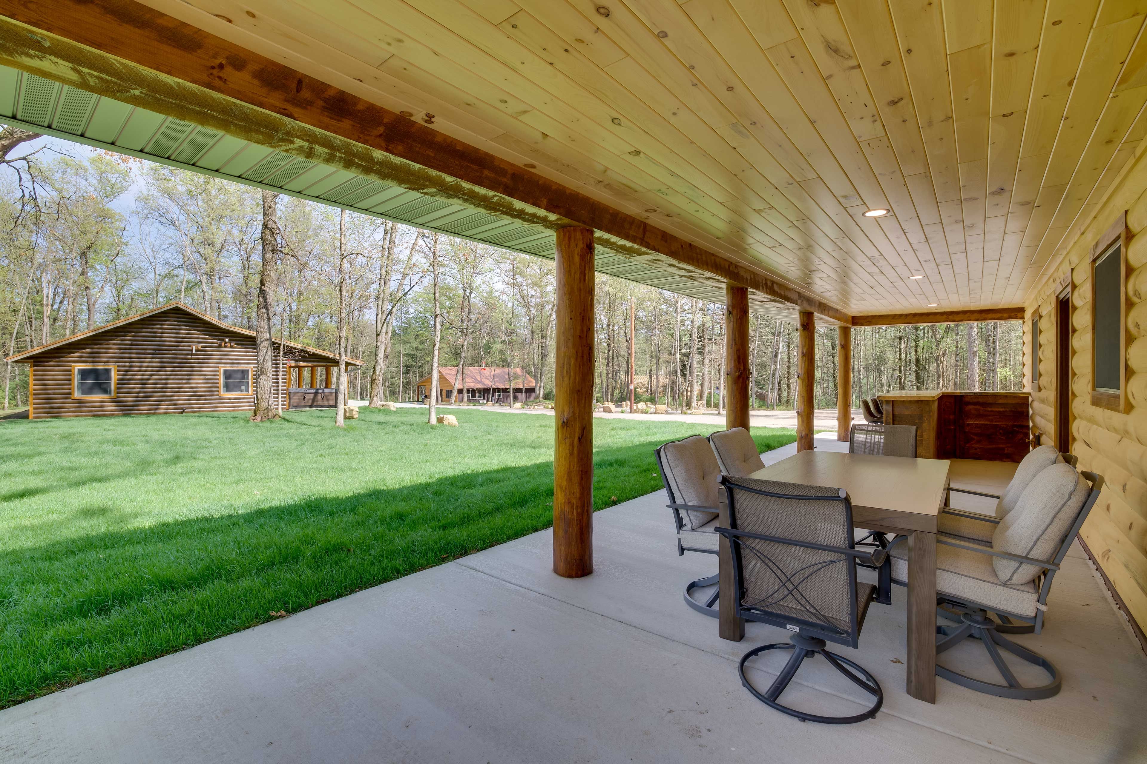 Covered Patio | Outdoor Bar Seating | Outdoor Dining Area | Gas Grill