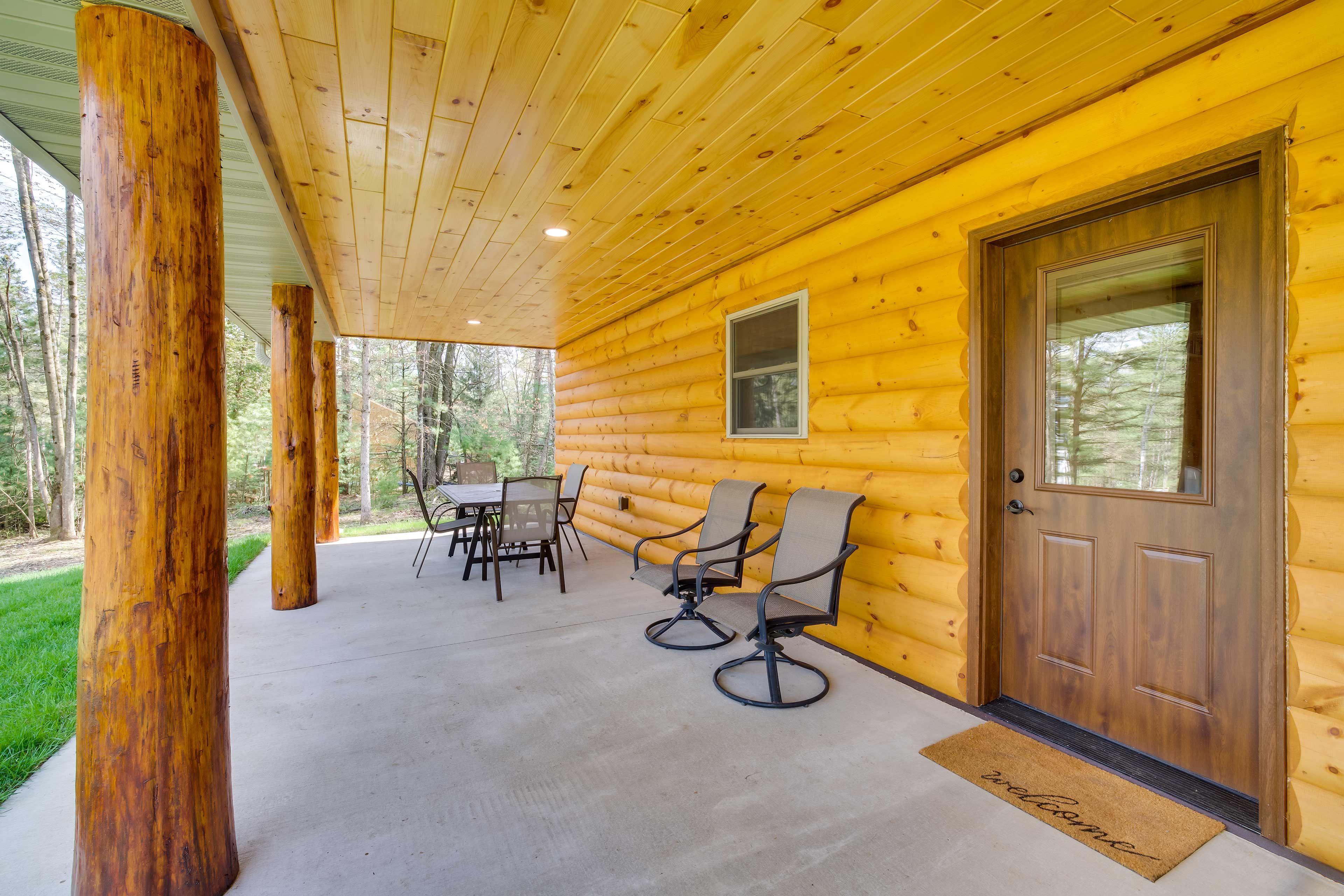 Entry | Covered Patio | Gas Grill (Propane Provided)