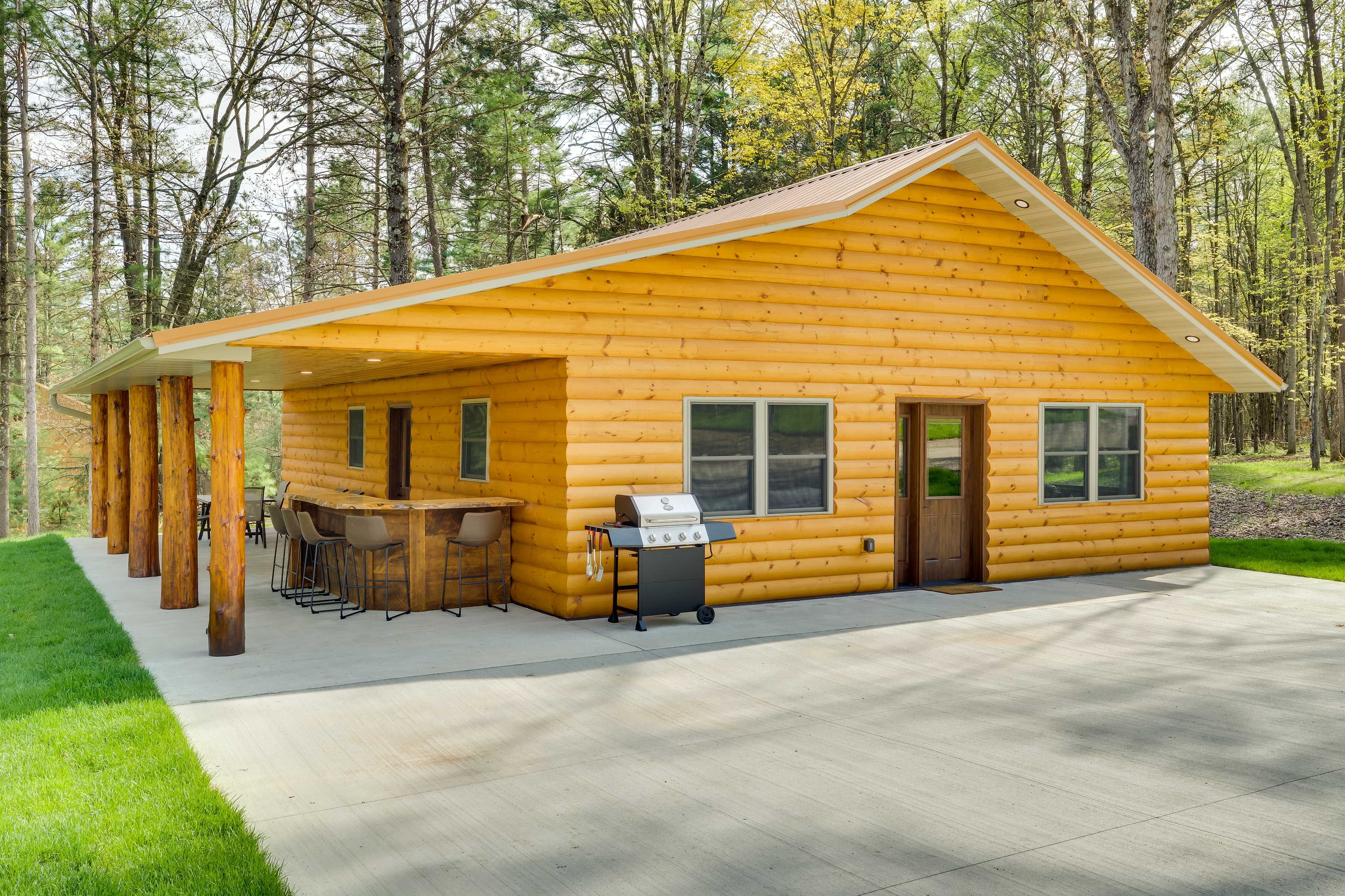 Parking | Driveway (5 Vehicles) | RV/Trailer Parking