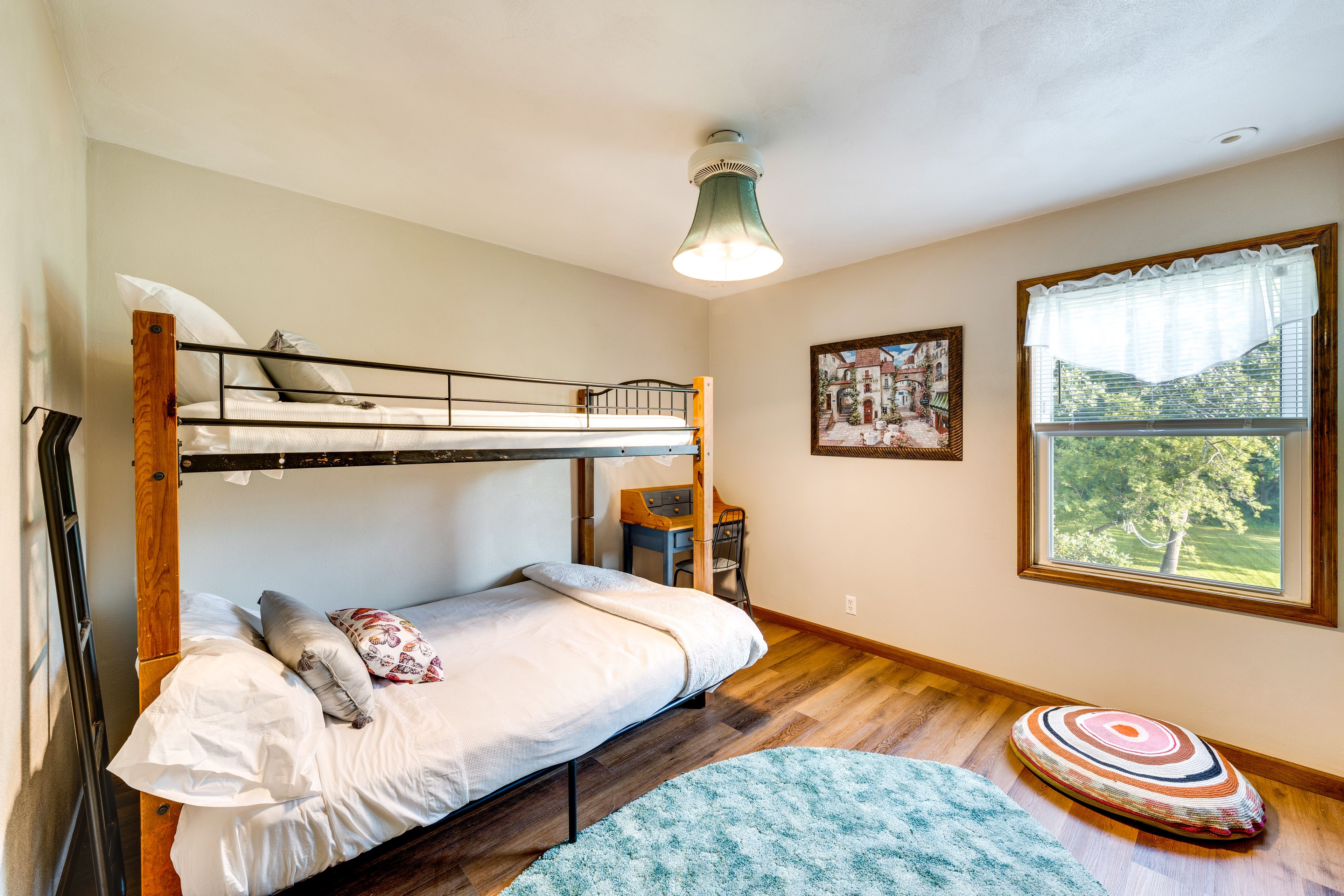 Bedroom 4 | Twin/Full Bunk Bed