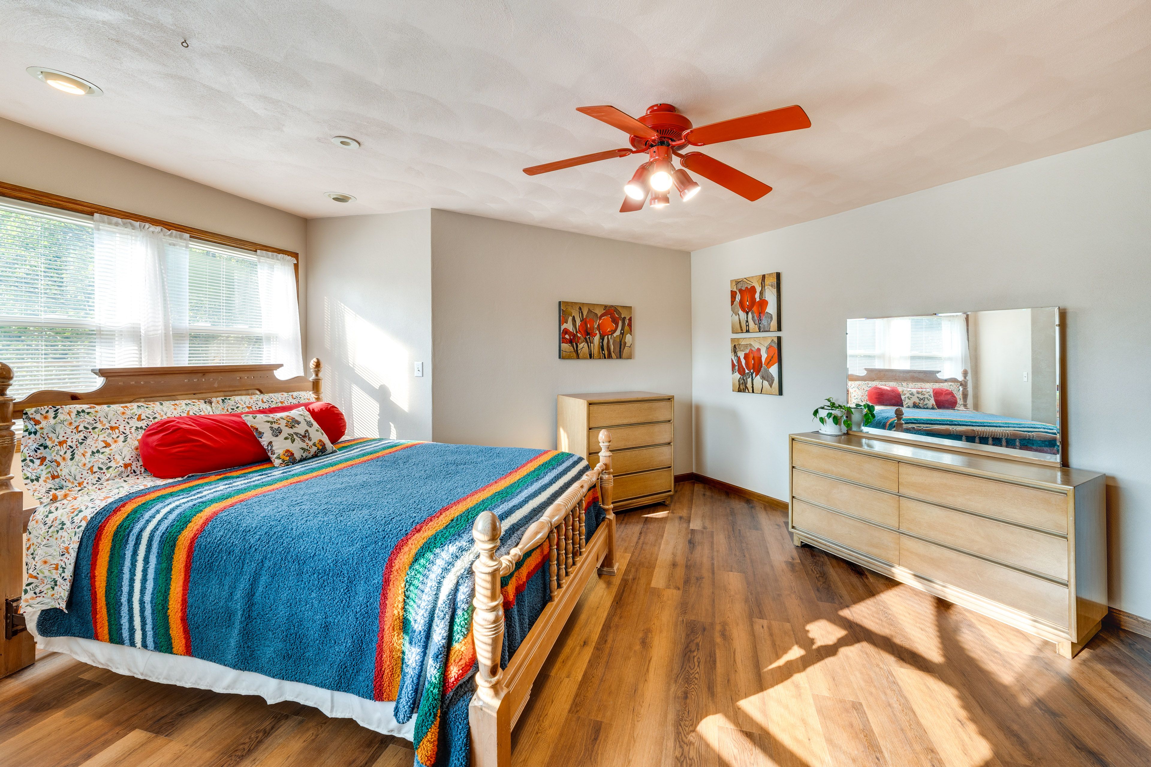 Bedroom 2 | Queen Bed