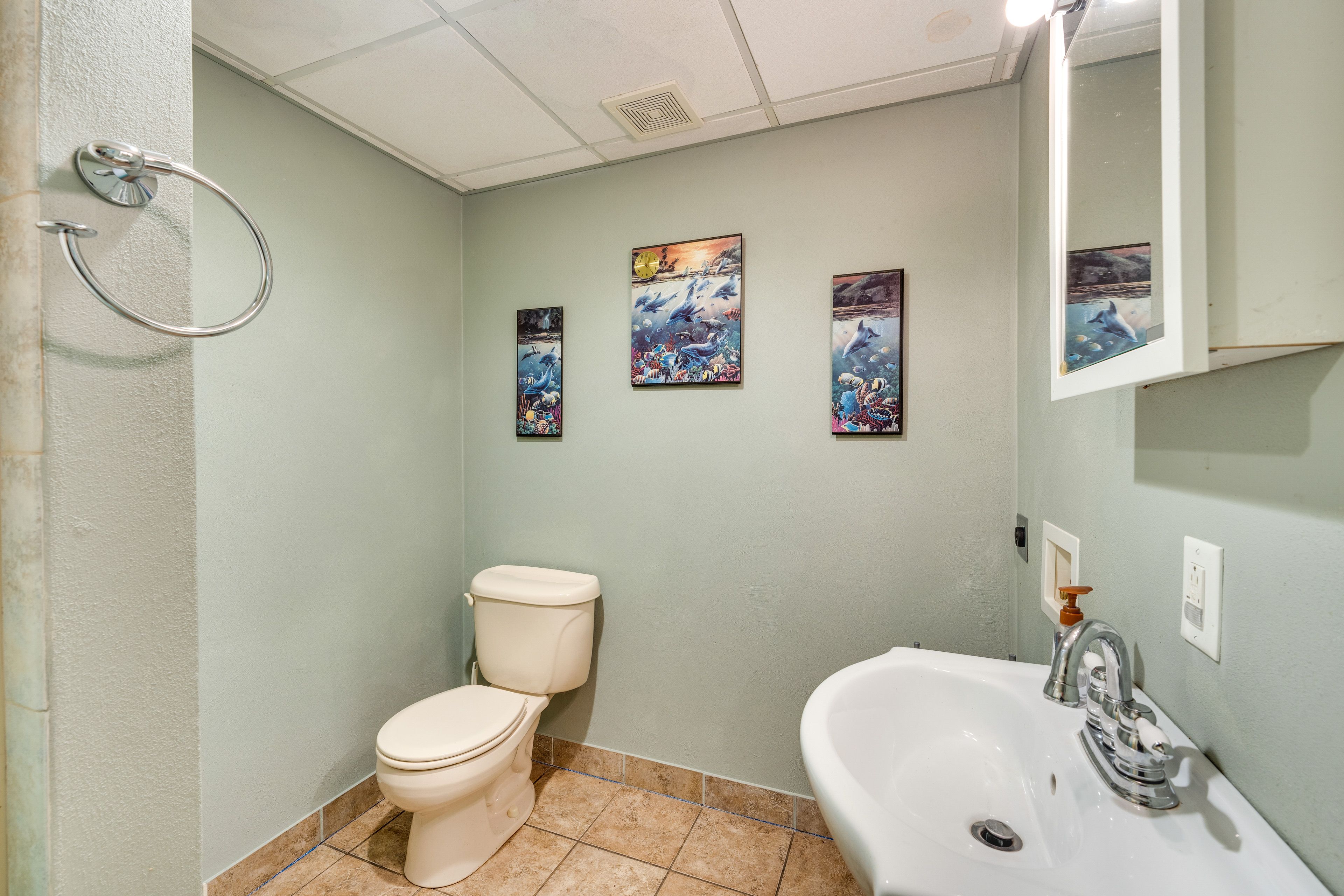 Full Bathroom