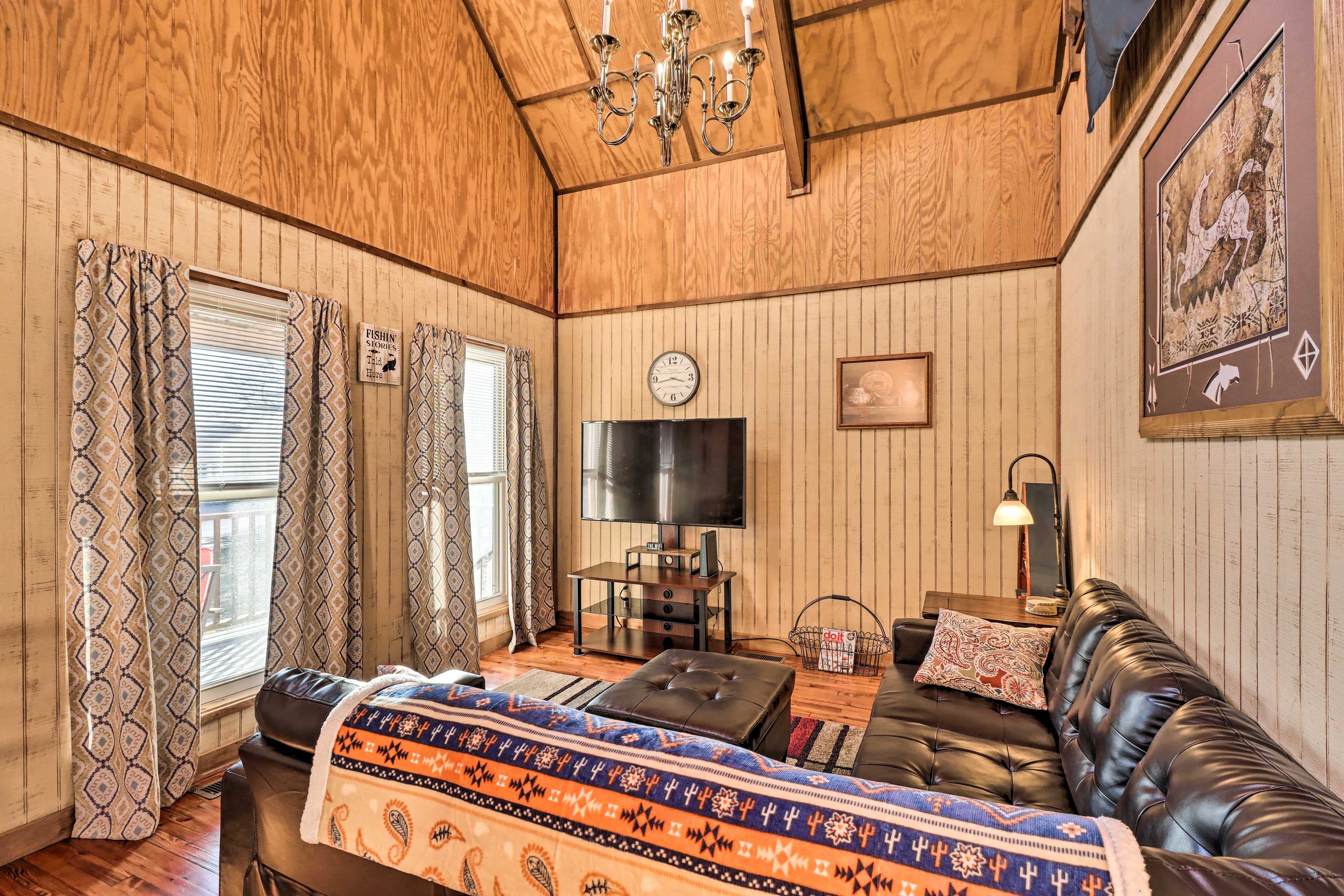 Calico Rock Vacation Rental | 3BR | 2BA | 1,700 Sq Ft | Stairs Required