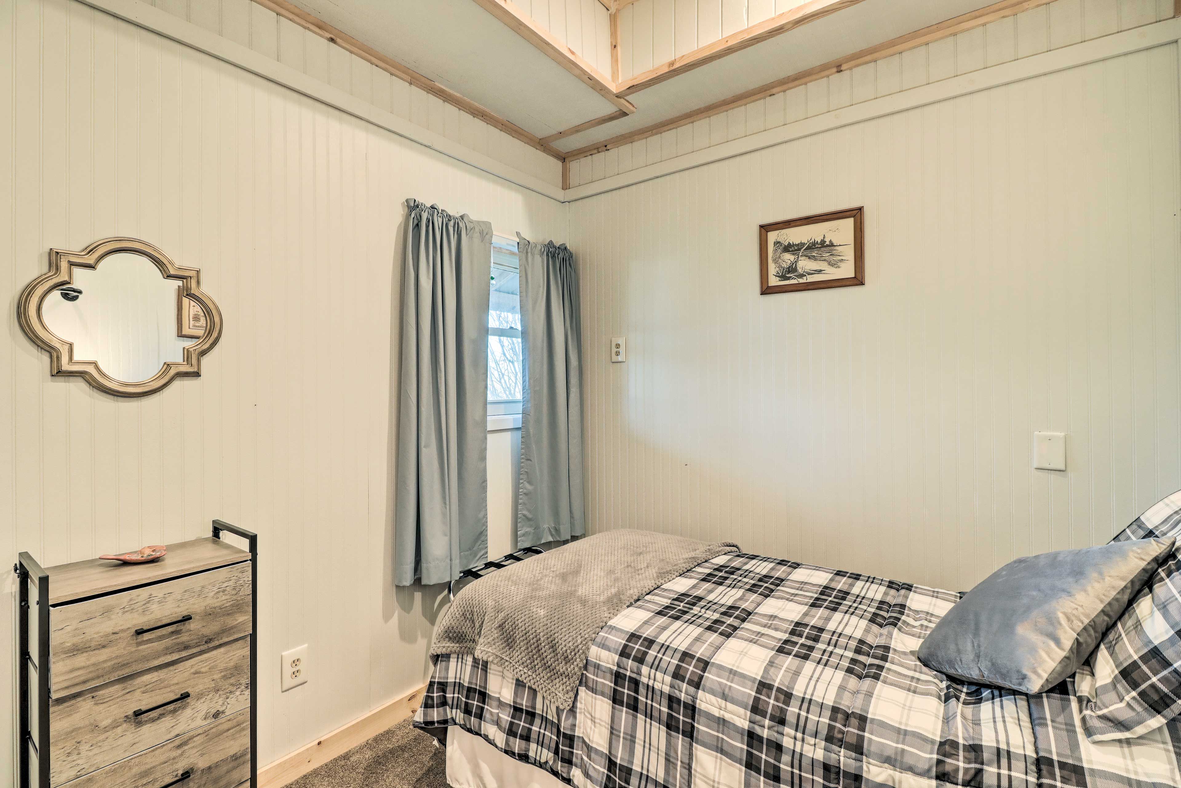 Bedroom 3 | Twin Bed