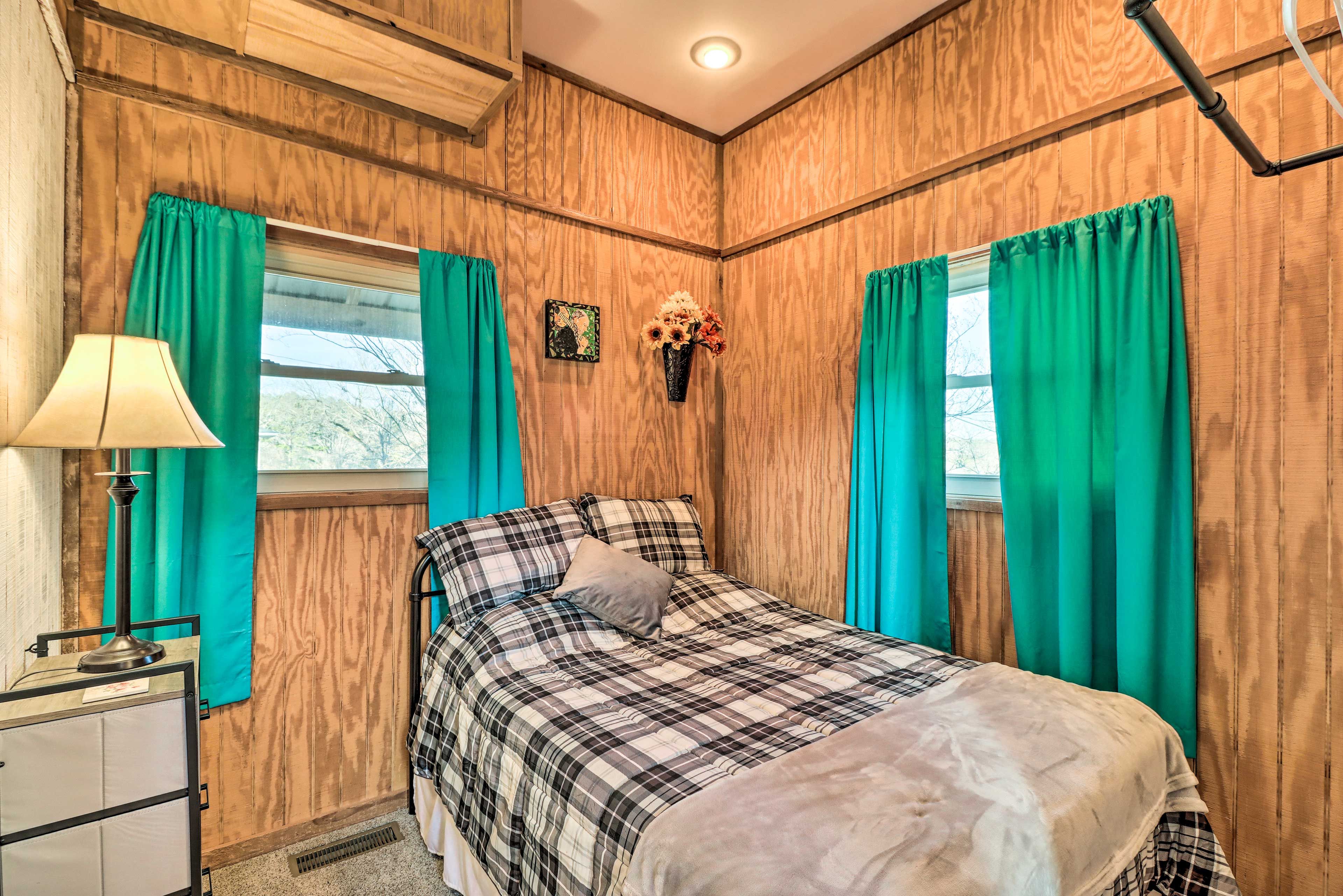 Bedroom 2 | Full Bed | 1st Floor