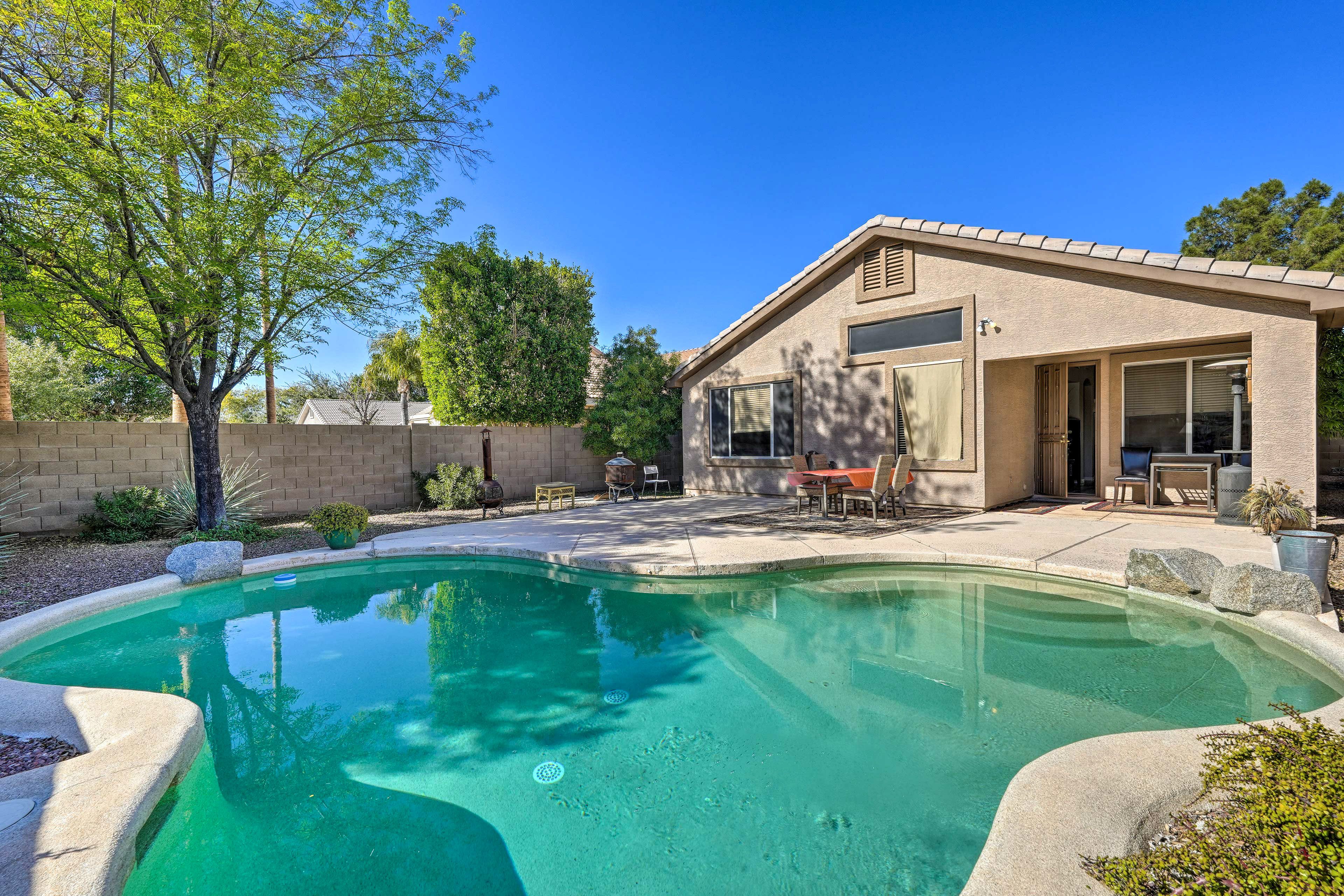 Private Pool (3'-6')