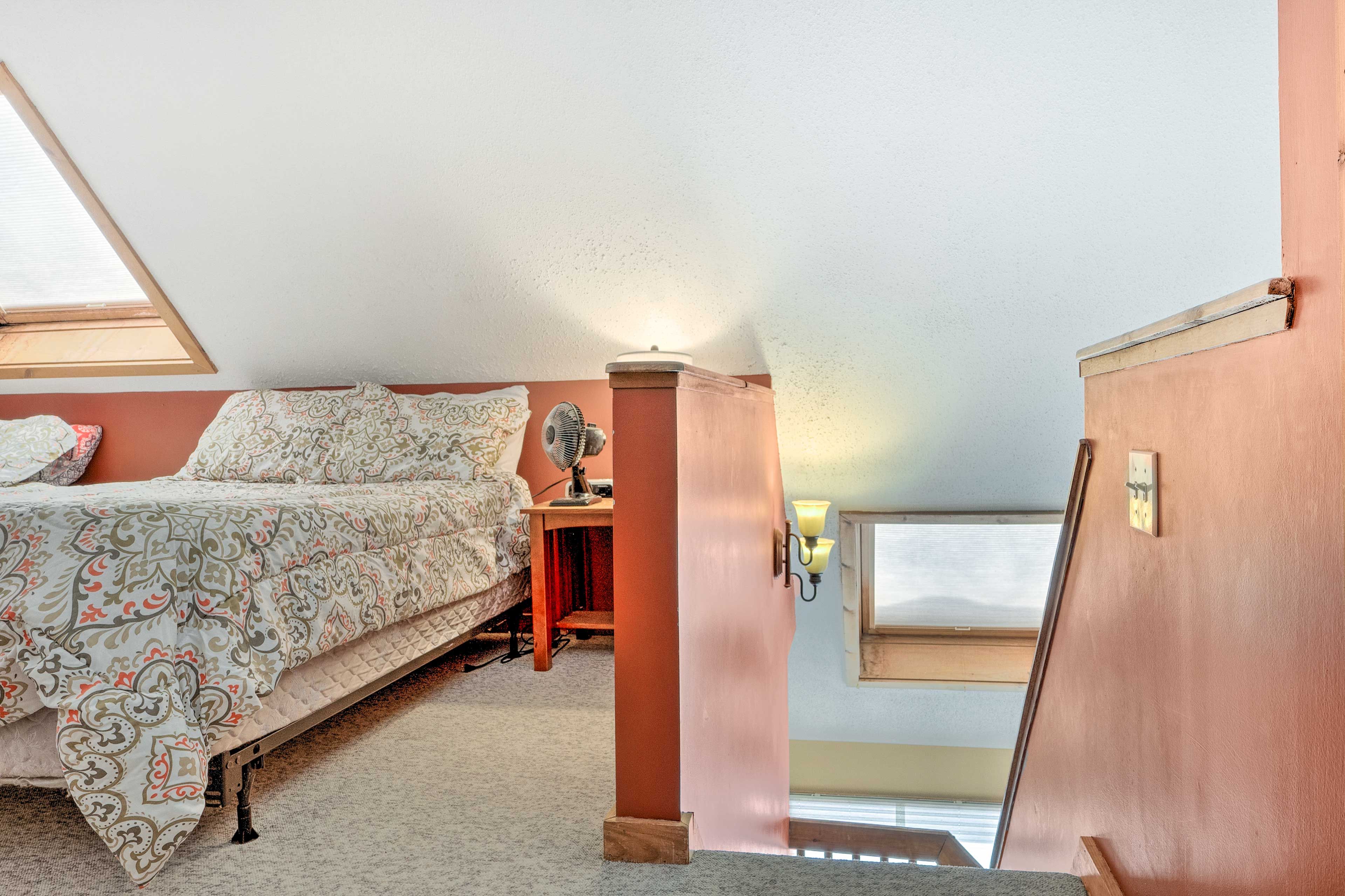 Loft | Queen Bed | Full Bed | Full Futon