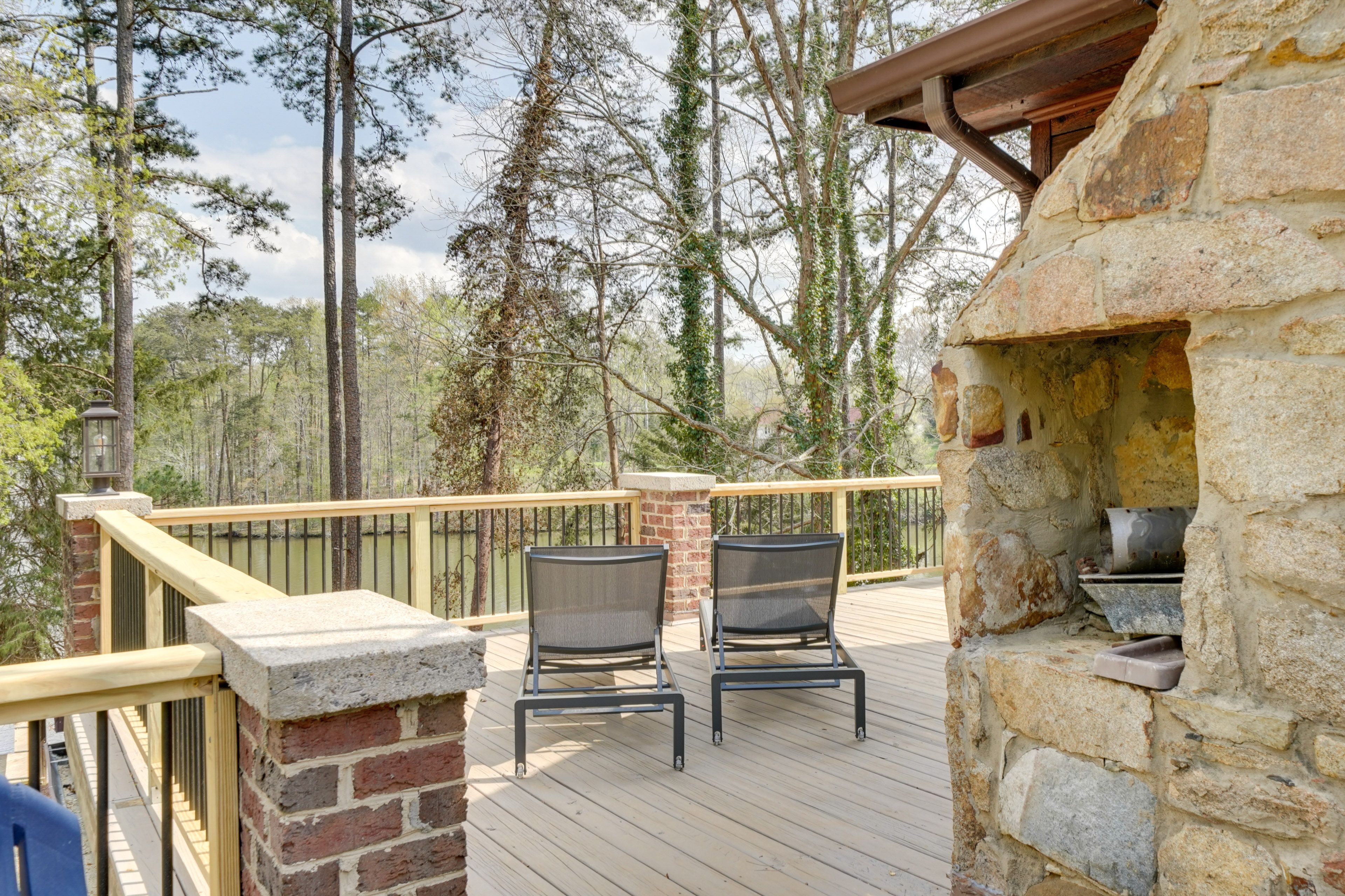 Furnished Deck