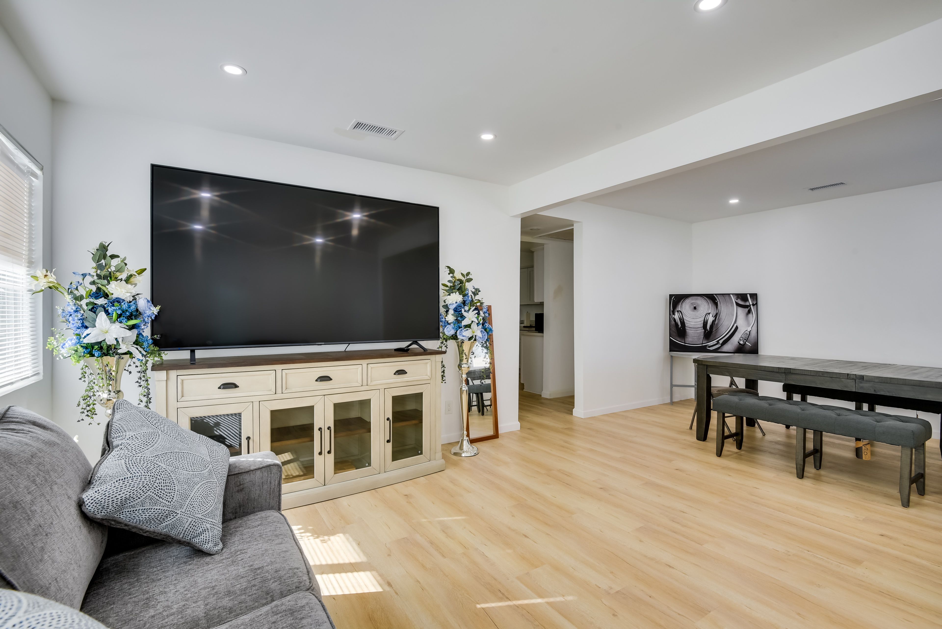 Living Room | Queen Sleeper Sofa | Central A/C | Free WiFi