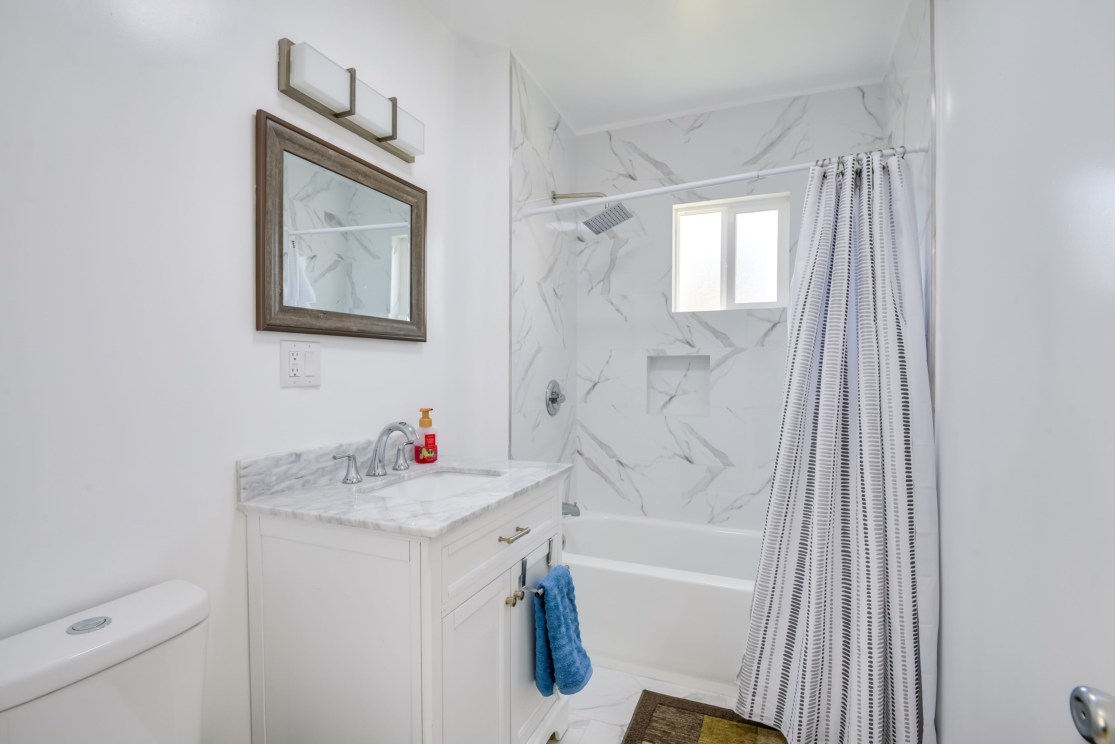 En-Suite Bathroom | Rain Shower | Complimentary Toiletries | Towels Provided