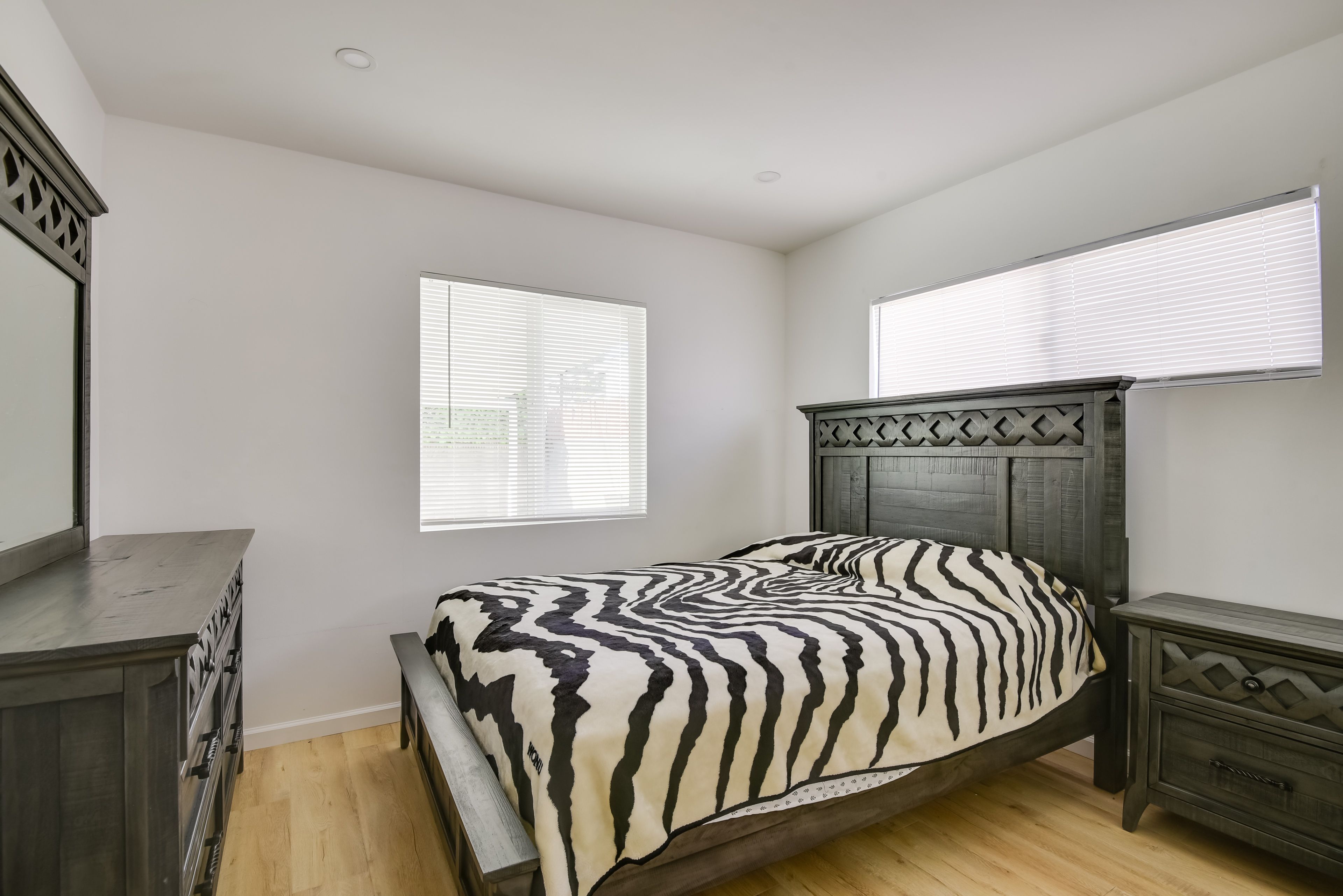 Bedroom 2 | Queen Bed