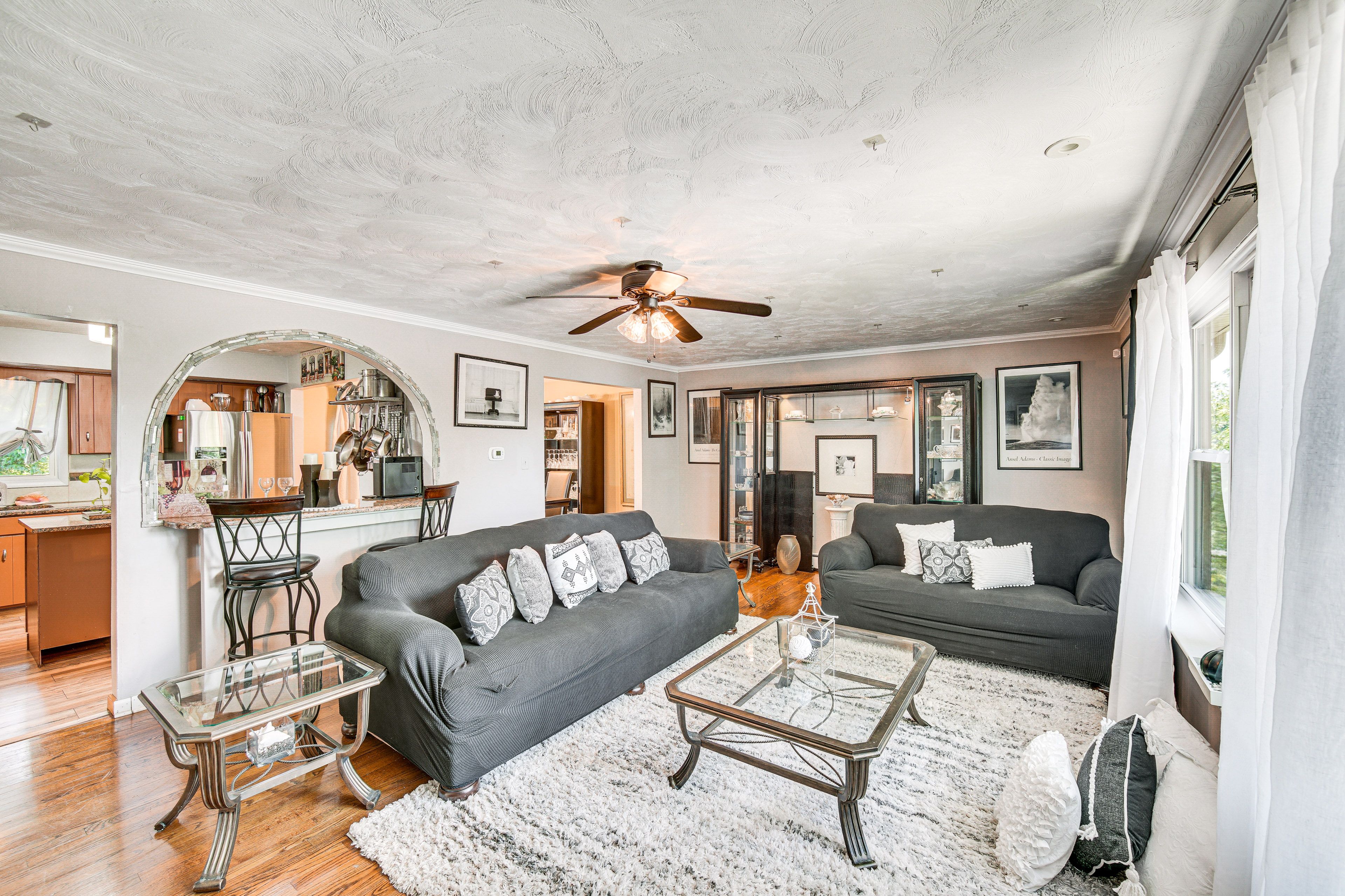 Living Room | Free WiFi | Central A/C