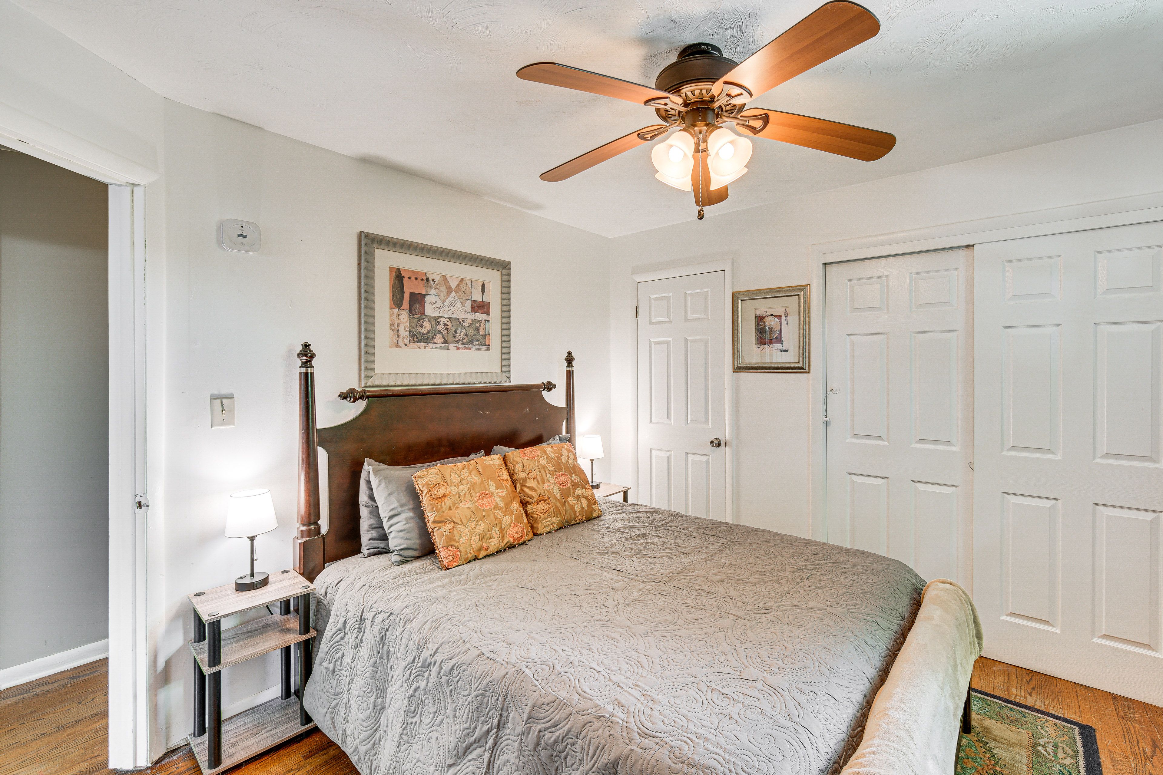 Bedroom 2 | Queen Bed