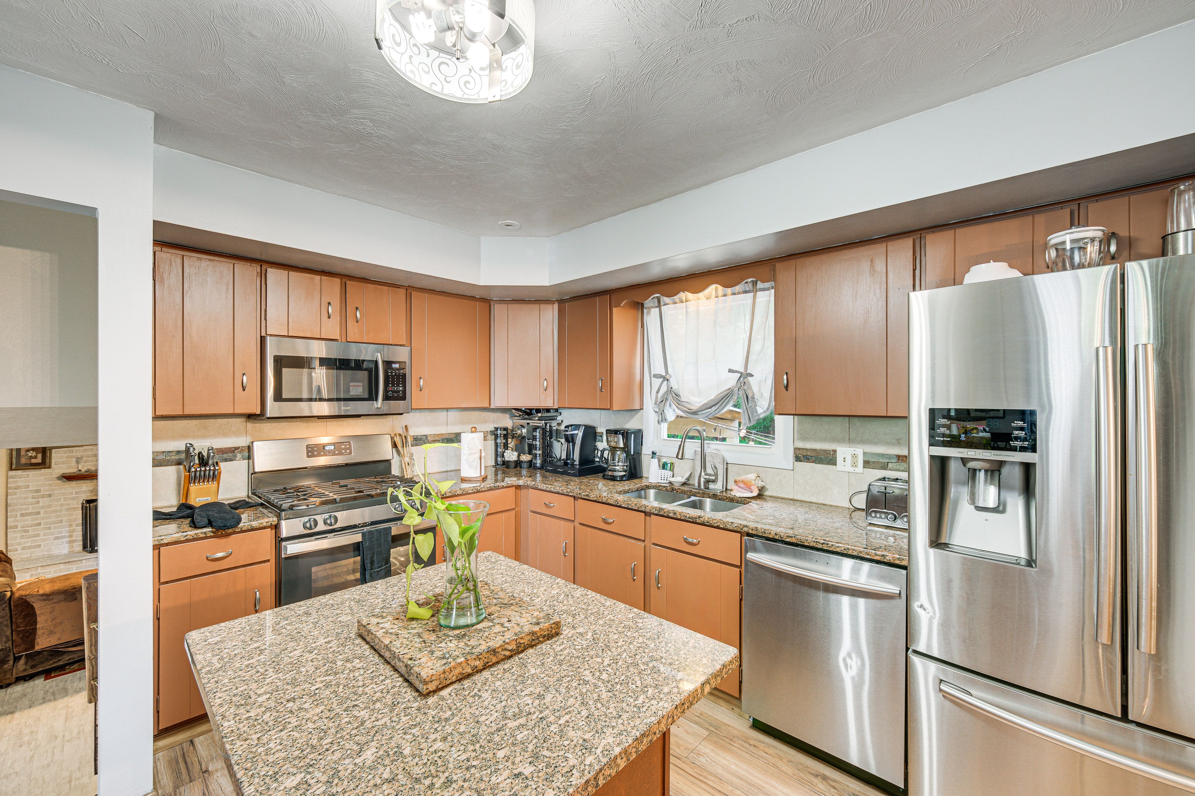 Kitchen | Coffee Maker | Spices | Toaster | Dishwasher