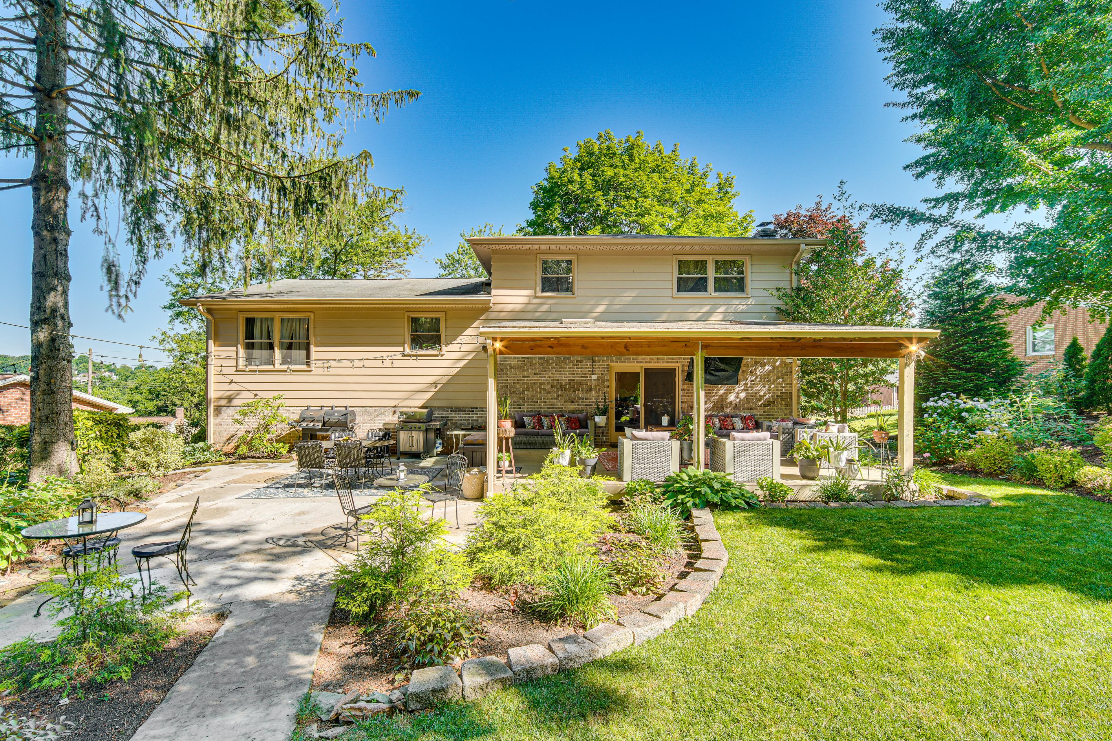 York Vacation Rental | 4BR | 2.5BA | 1,872 Sq Ft | Steps Required to Access